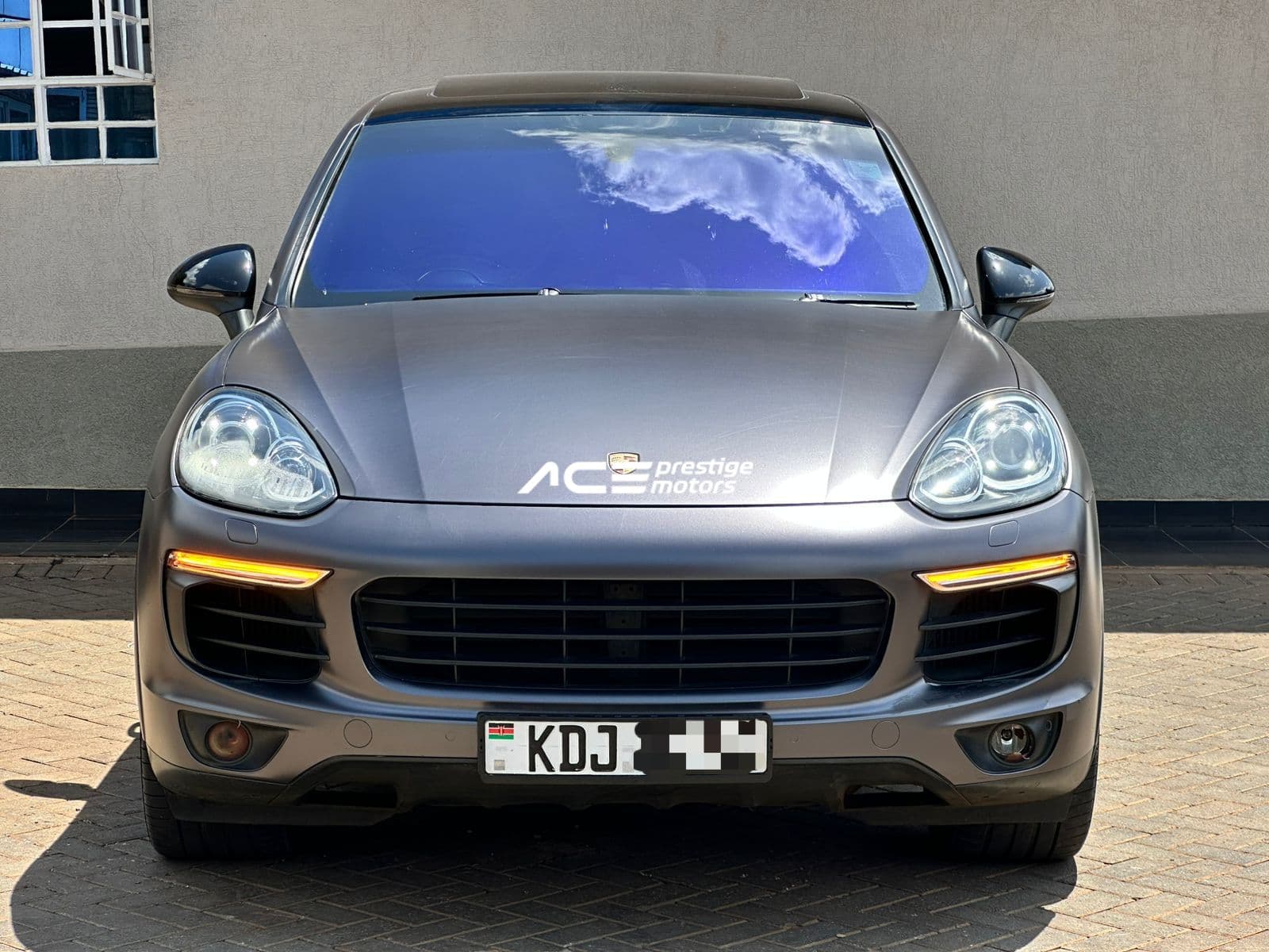 Image of Porsche Cayenne YOM - 2015