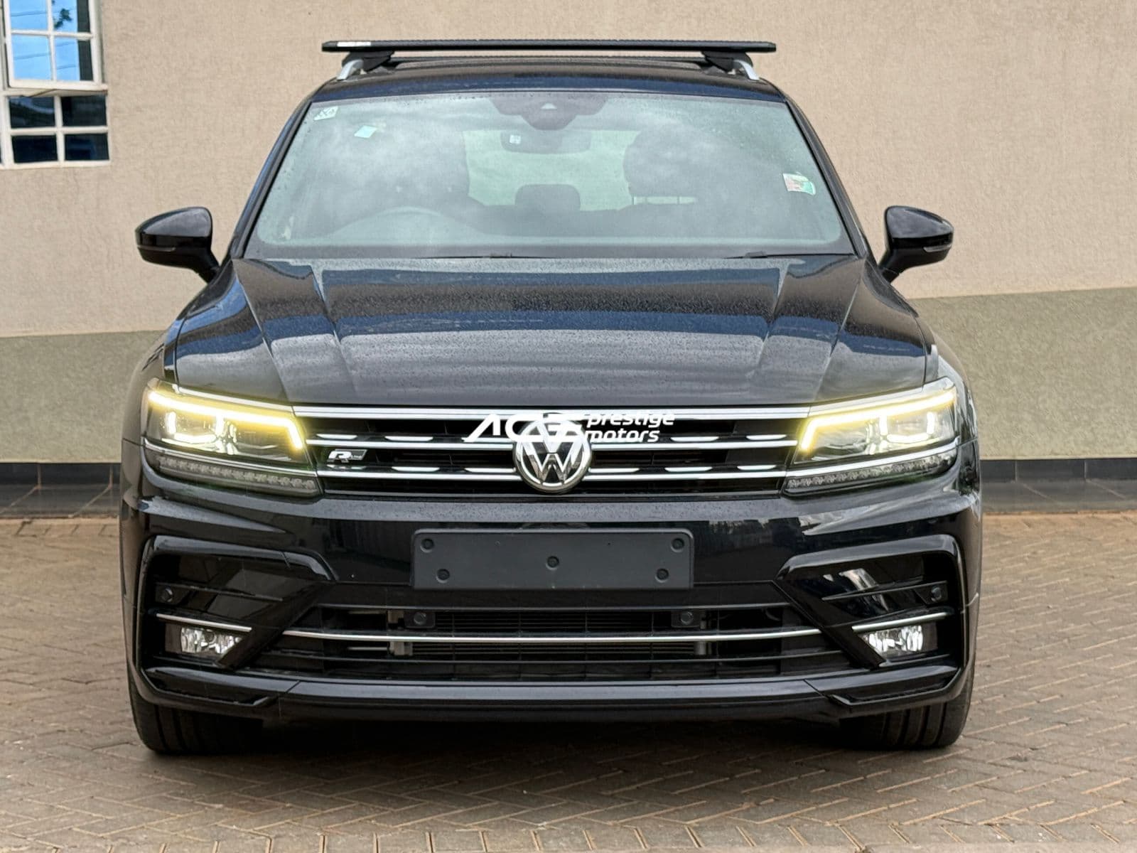 Image of Volkswagen Tiguan R-Line 4MOTION  YOM - 2020