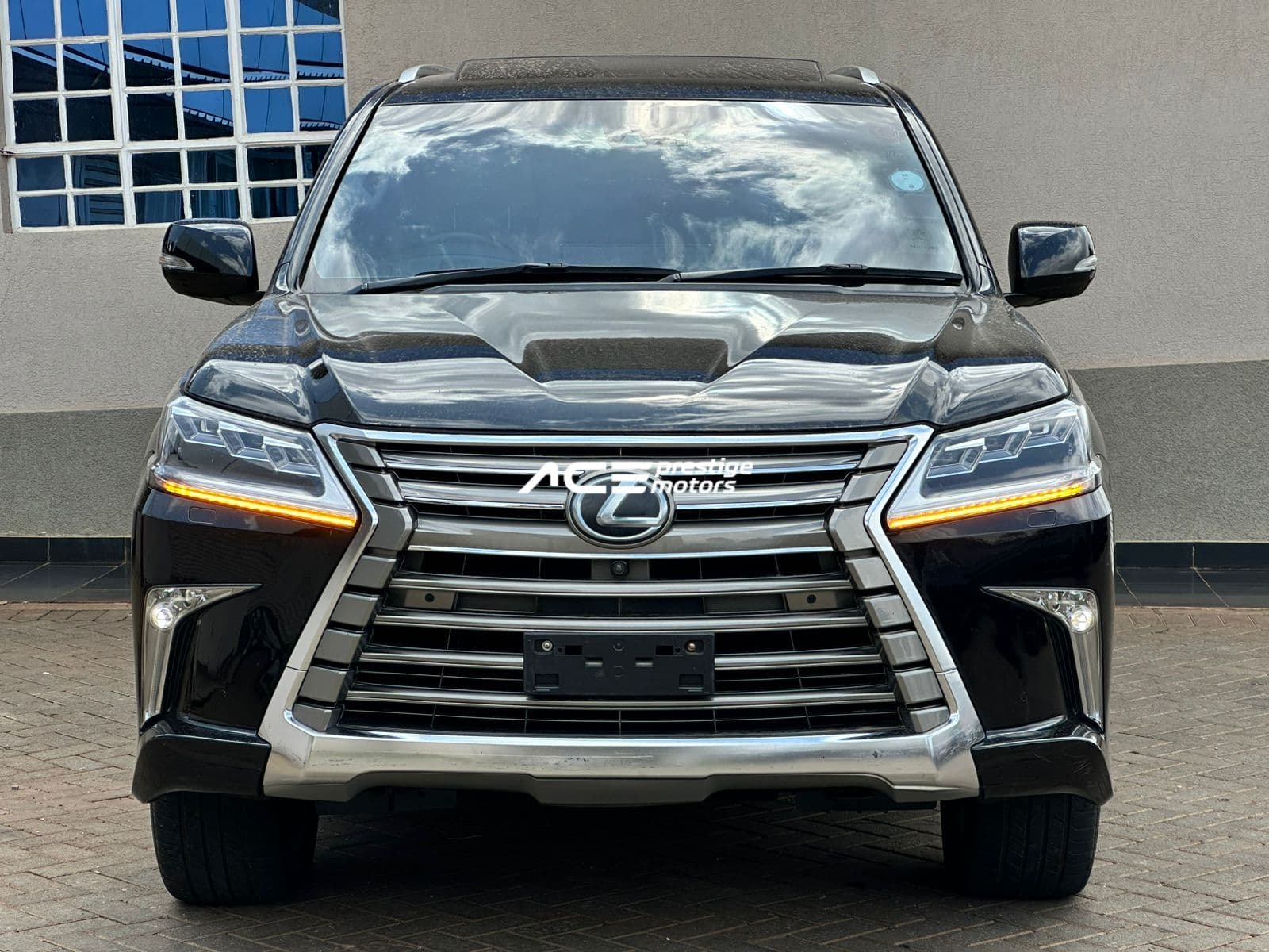 Image of Lexus LX570 YOM - 2016