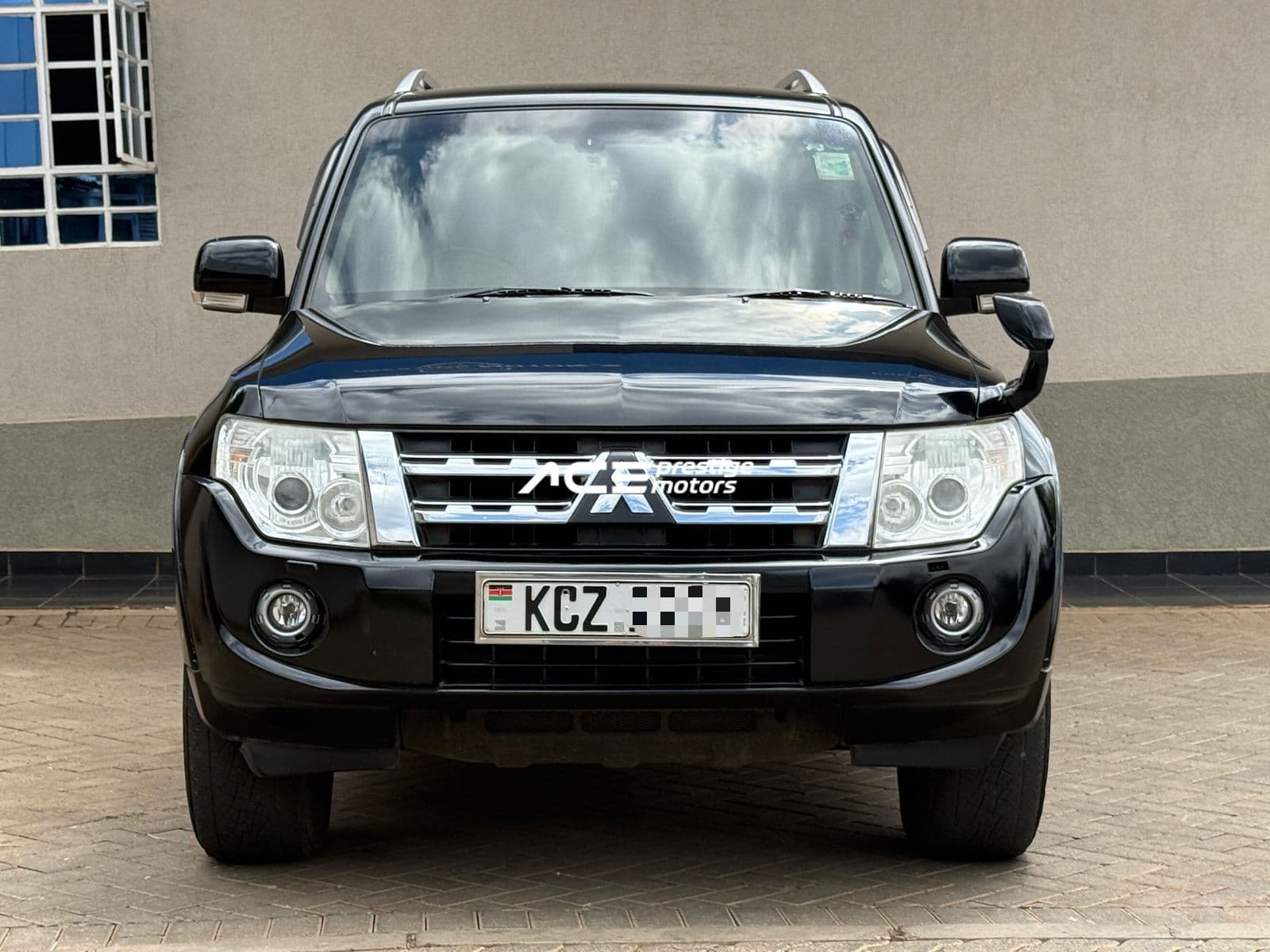 Image of  Mitsubishi Pajero YOM - 2013