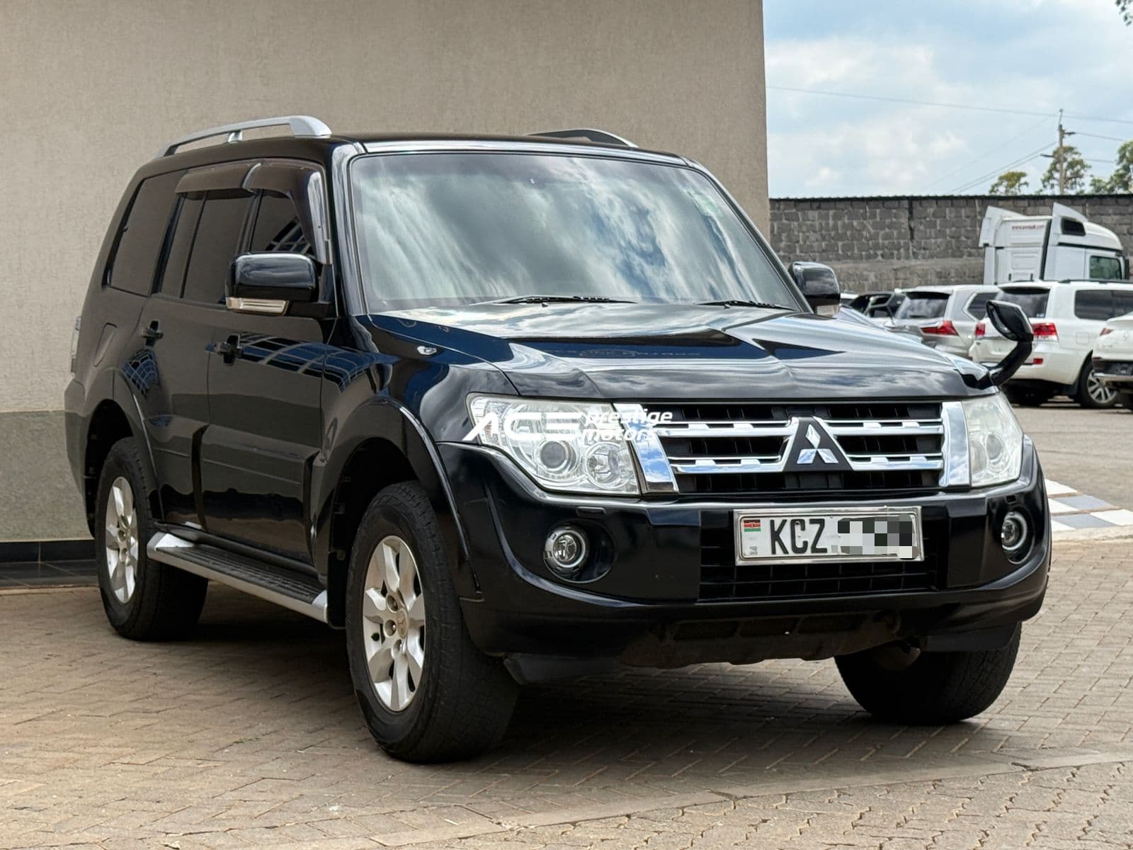 Image of  Mitsubishi Pajero YOM - 2013