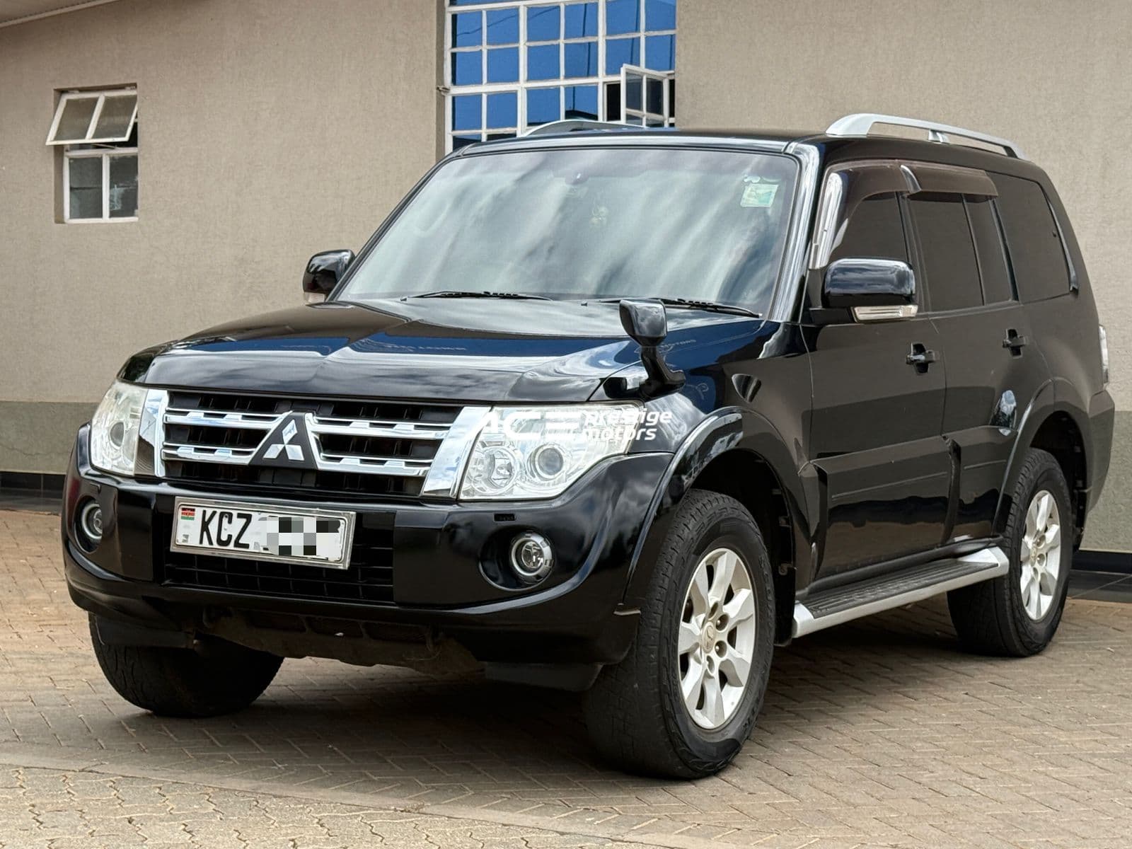 Image of  Mitsubishi Pajero YOM - 2013