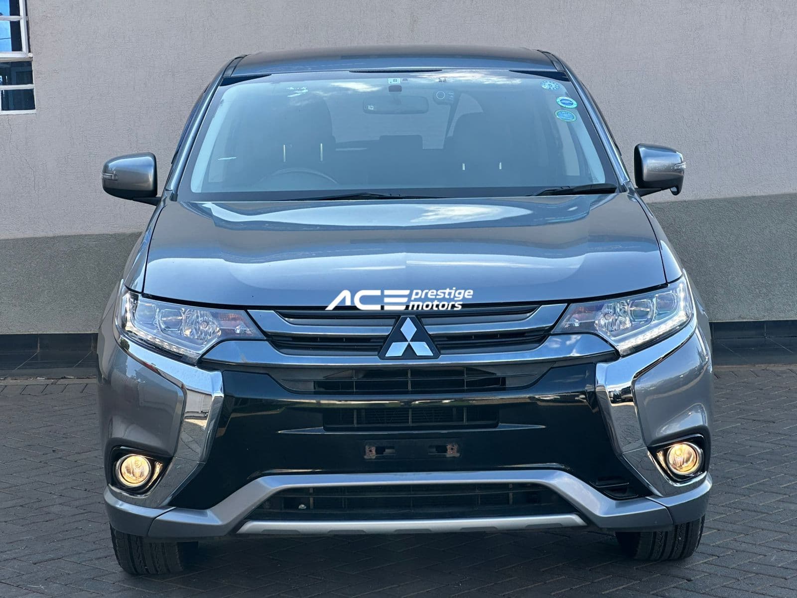 Image of  Mitsubishi Outlander PHEV YOM - 2017