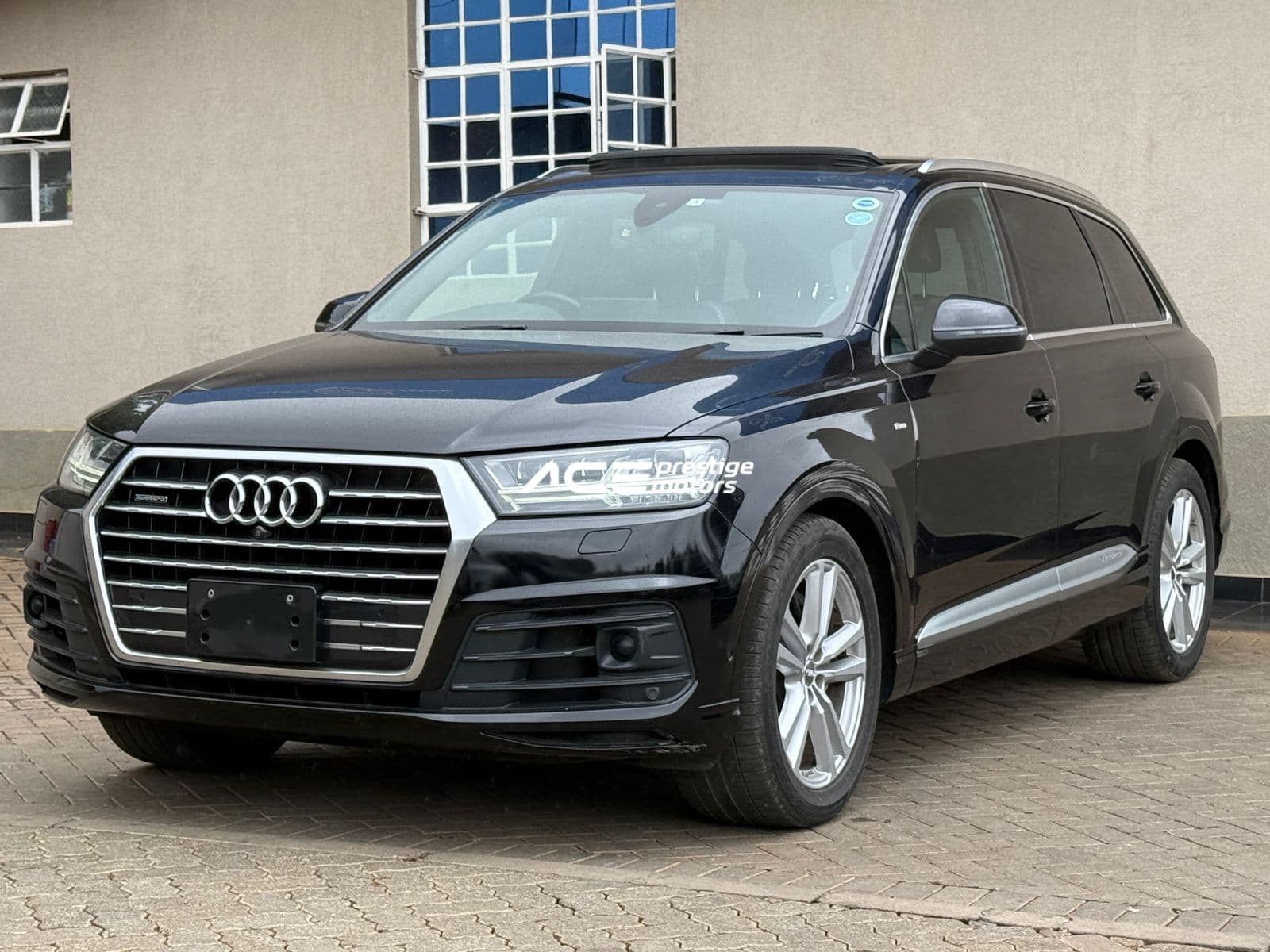 Image of Audi Q7 S line YOM - 2017