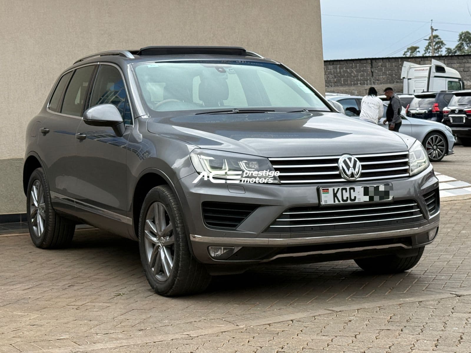 Image of  Volkswagen Touareg YOM - 2015