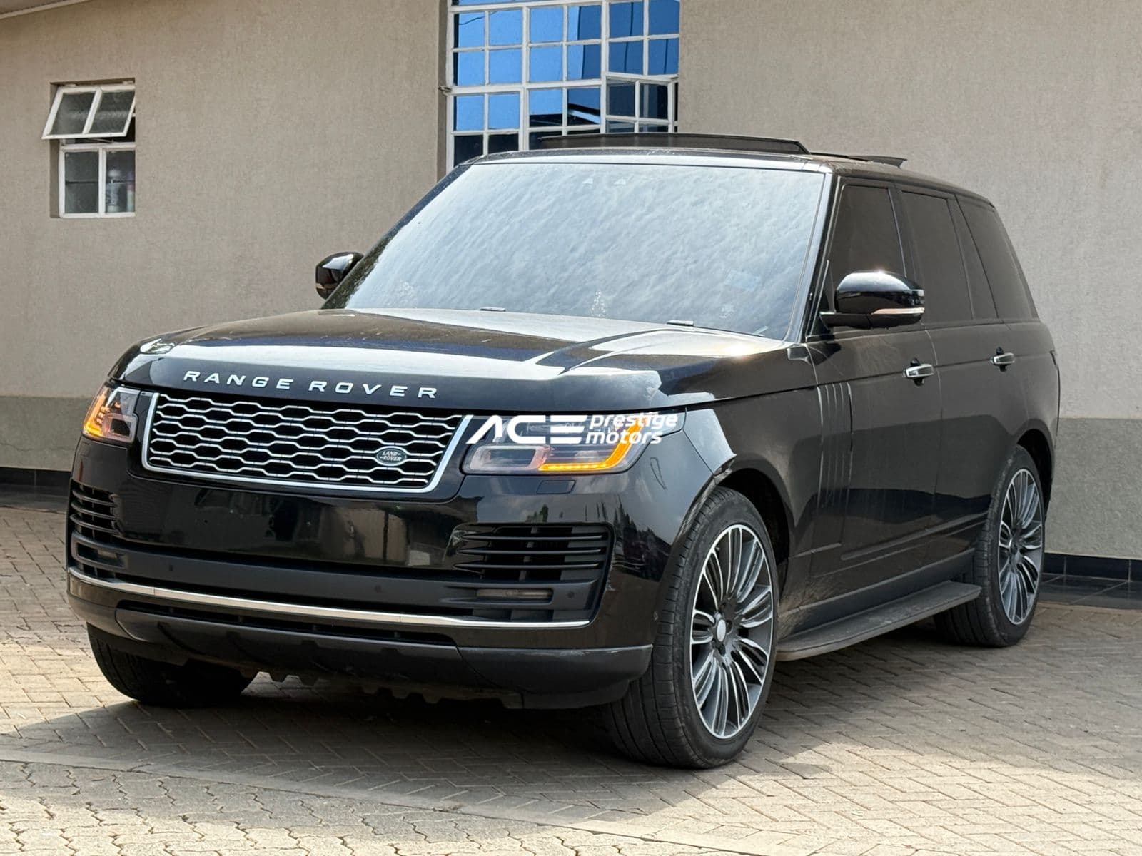 Image of  Range Rover Vogue SE  YOM - 2019