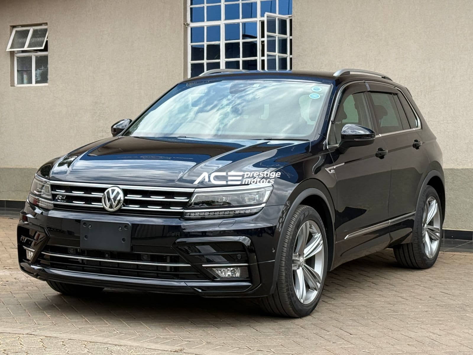 Image of Volkswagen Tiguan R-Line YOM - 2018