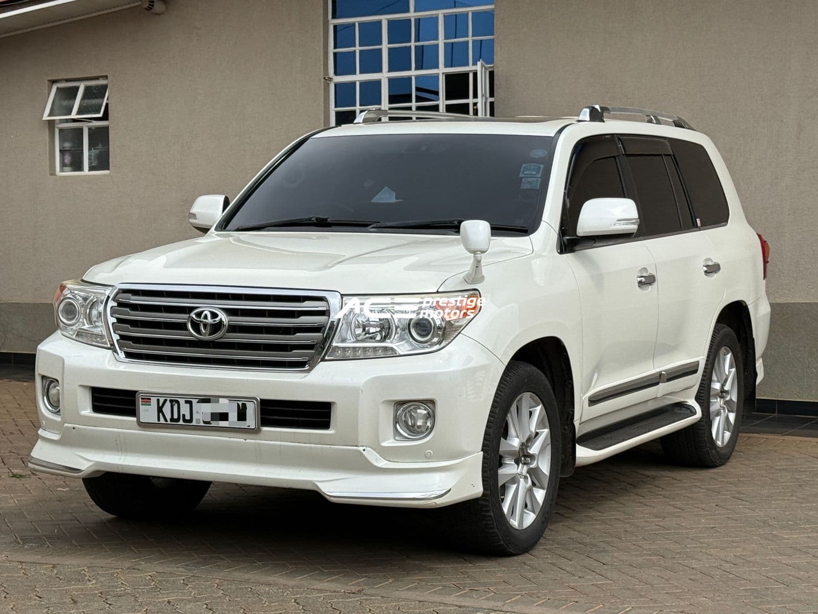 Image of Toyota Land Cruiser LC200 ZX YOM - 2014