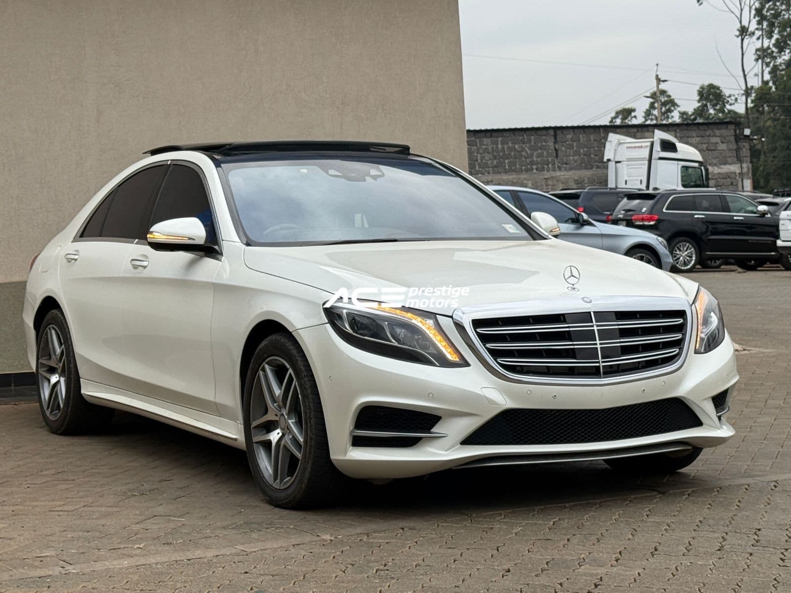 Image of Mercedes-Benz S400h YOM - 2017