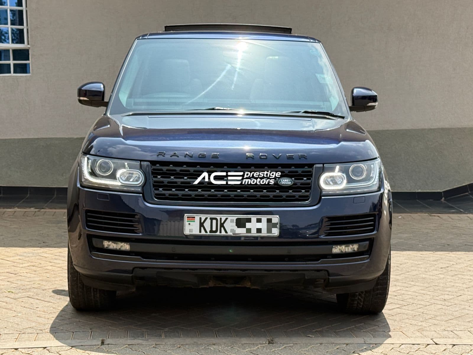 Image of Range Rover Vogue  YOM - 2015
