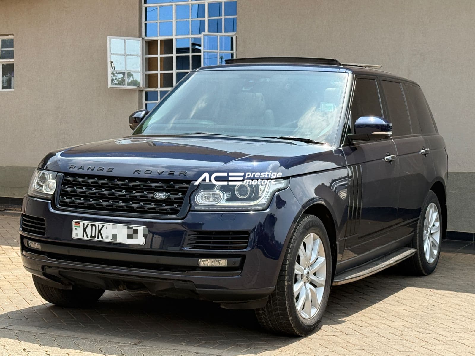 Image of Range Rover Vogue  YOM - 2015