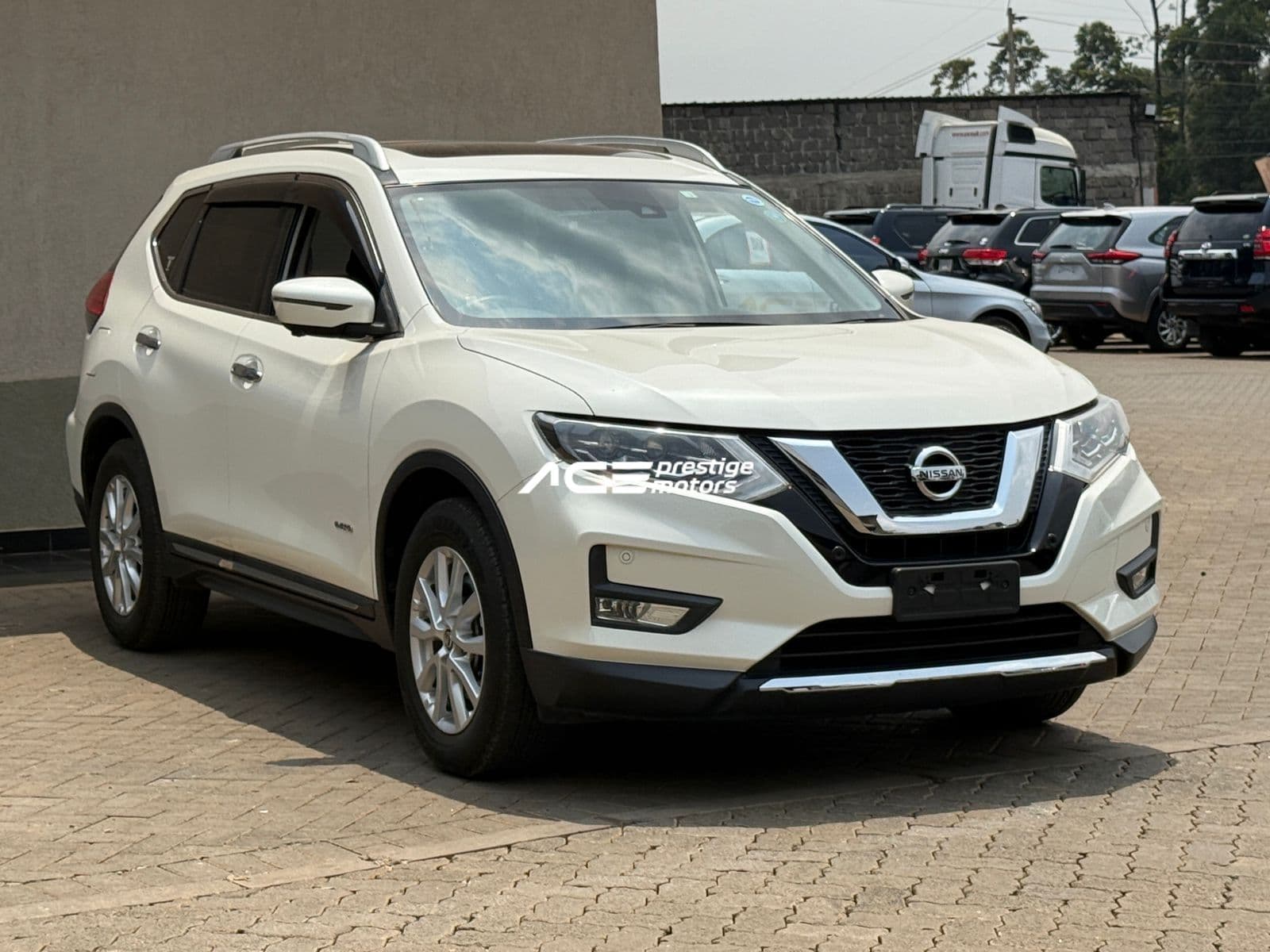 Image of  Nissan X-Trail Hybrid/Panoramic sunroof YOM - 2018