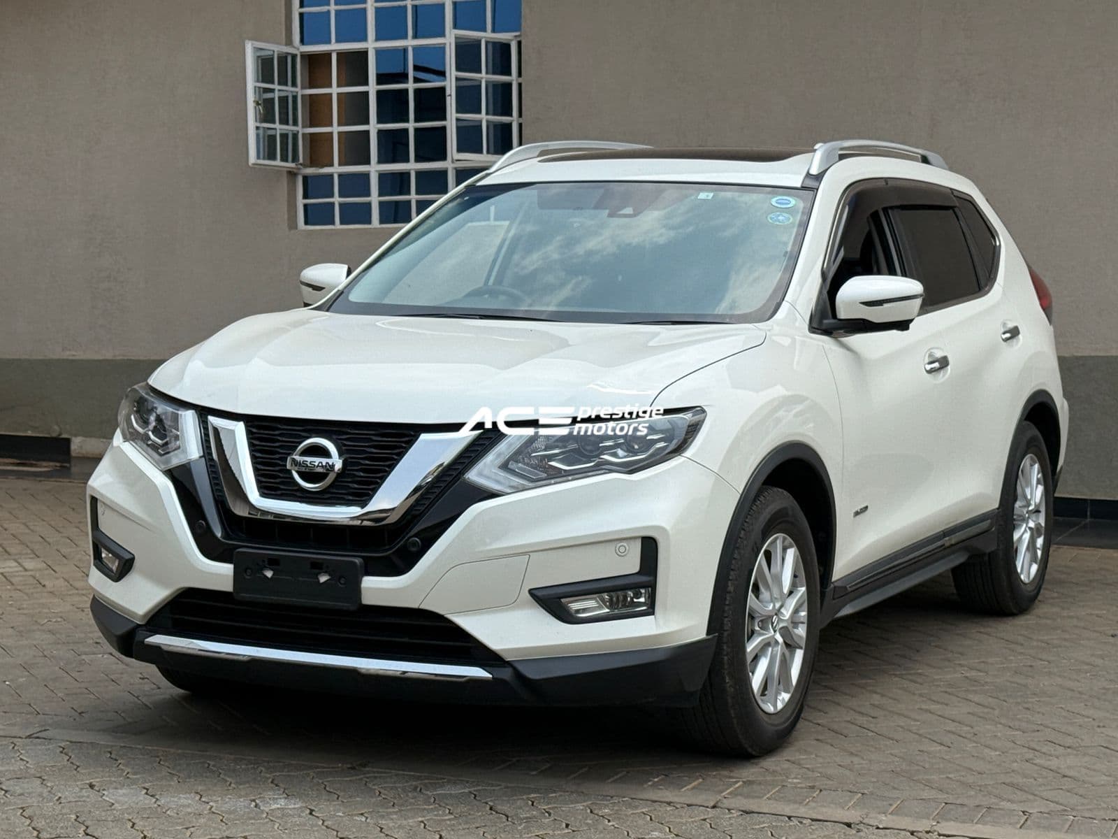 Image of  Nissan X-Trail Hybrid/Panoramic sunroof YOM - 2018