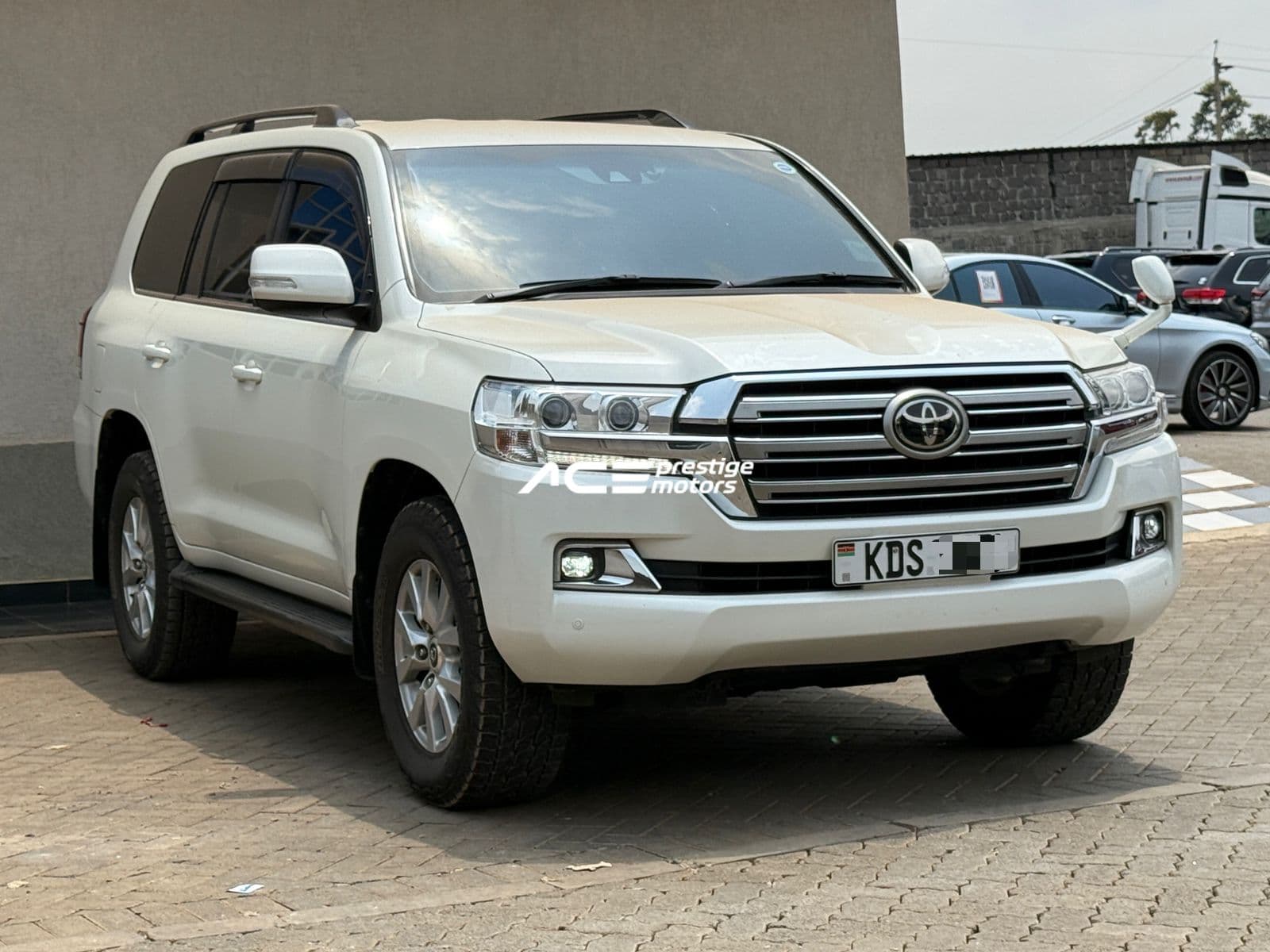Image of Toyota Land Cruiser LC200 ZX YOM - 2017