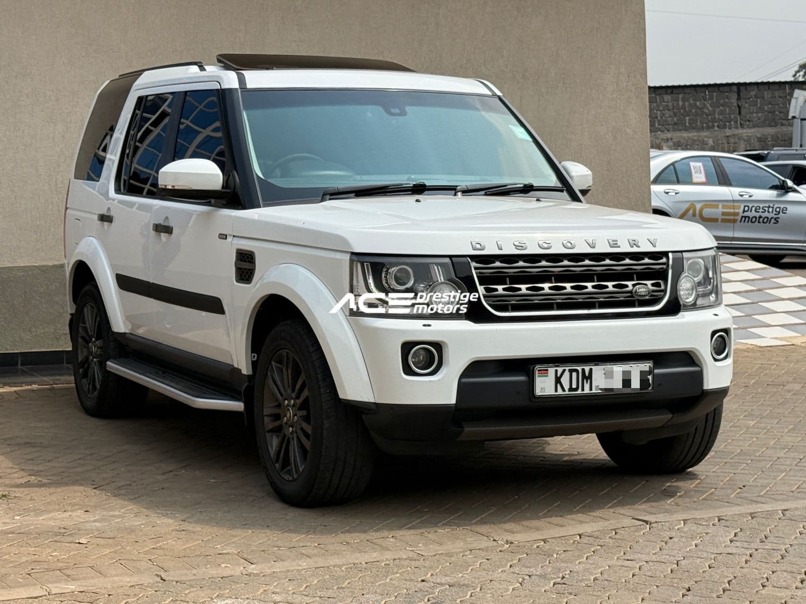 Image of Land Rover Discovery IV SDV6  YOM - 2016