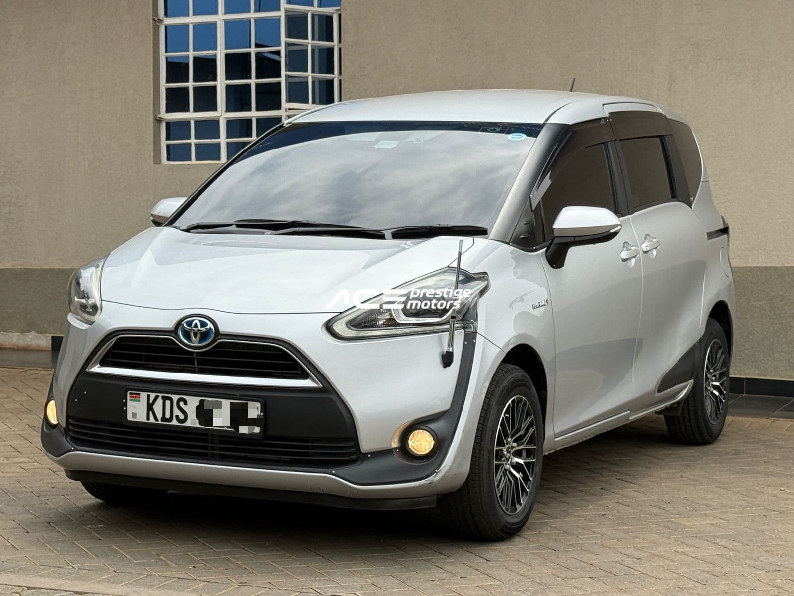 Image of Toyota Sienta Hybrid YOM - 2017