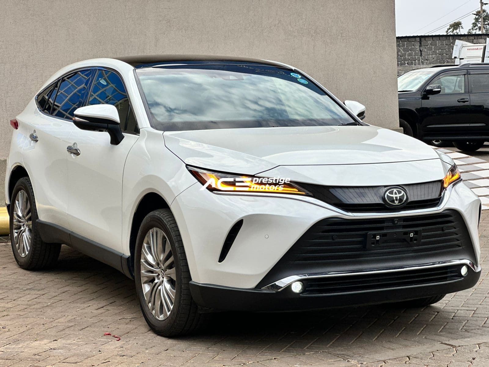 Image of Toyota Harrier YOM - 2022