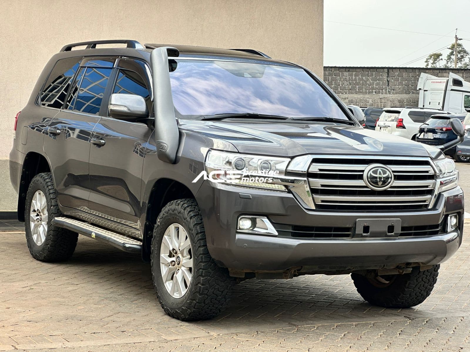 Image of Toyota Land Cruiser LC200 AGX YOM - 2017