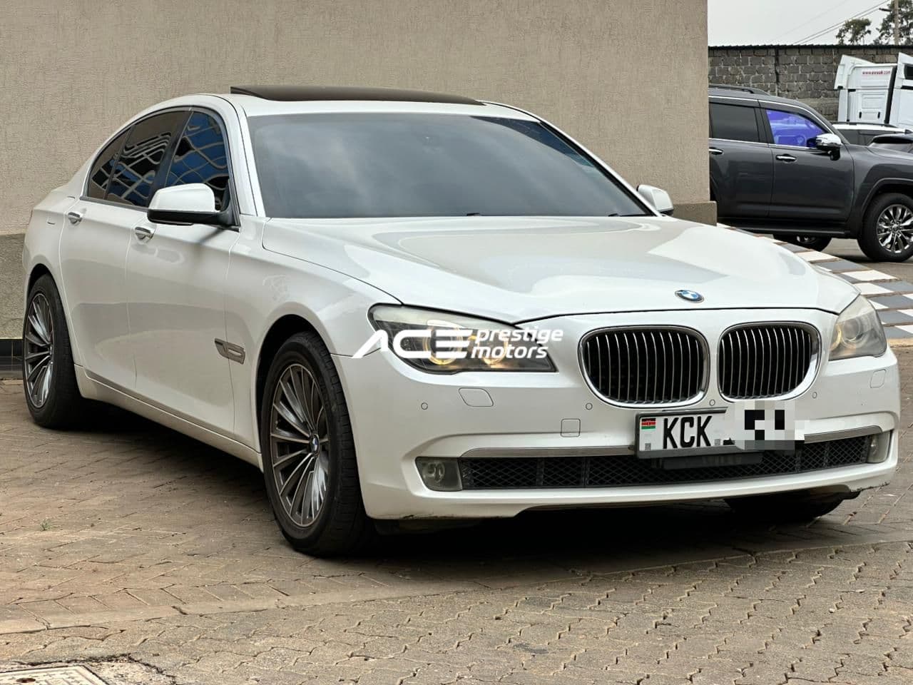 Image of BMW 740i  YOM - 2009