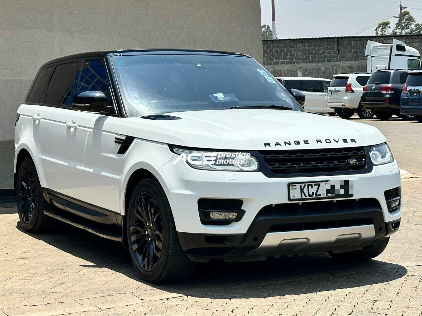 Image of  Range Rover Sport YOM - 2014