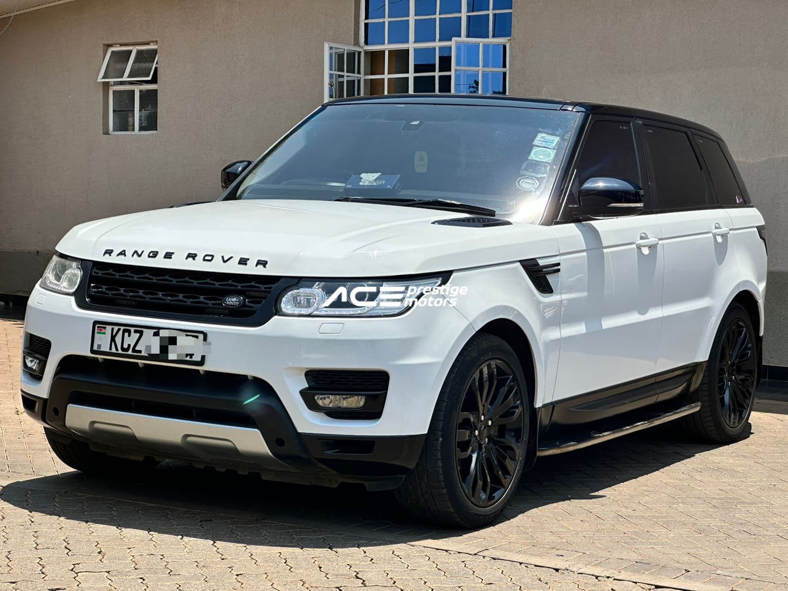 Image of  Range Rover Sport YOM - 2014