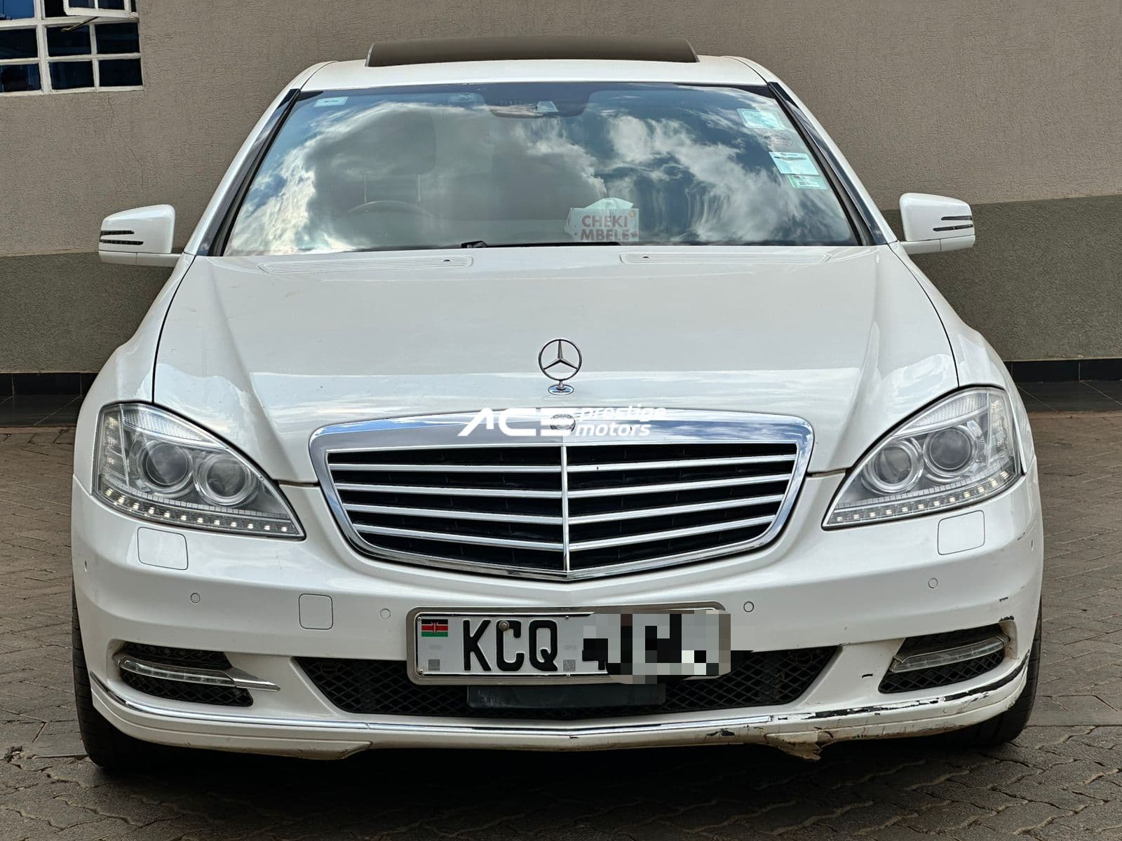 Image of Mercedes-Benz S350  YOM - 2011