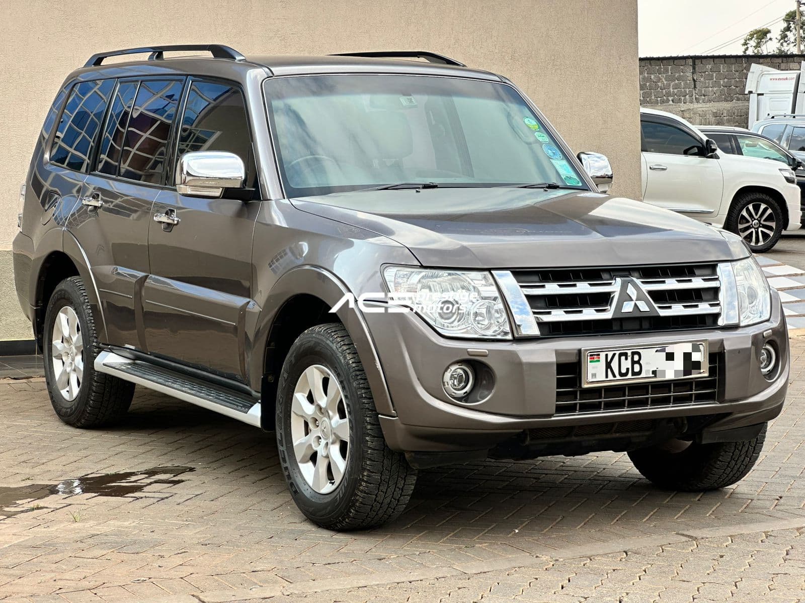 Image of  Mitsubishi Pajero YOM - 2014