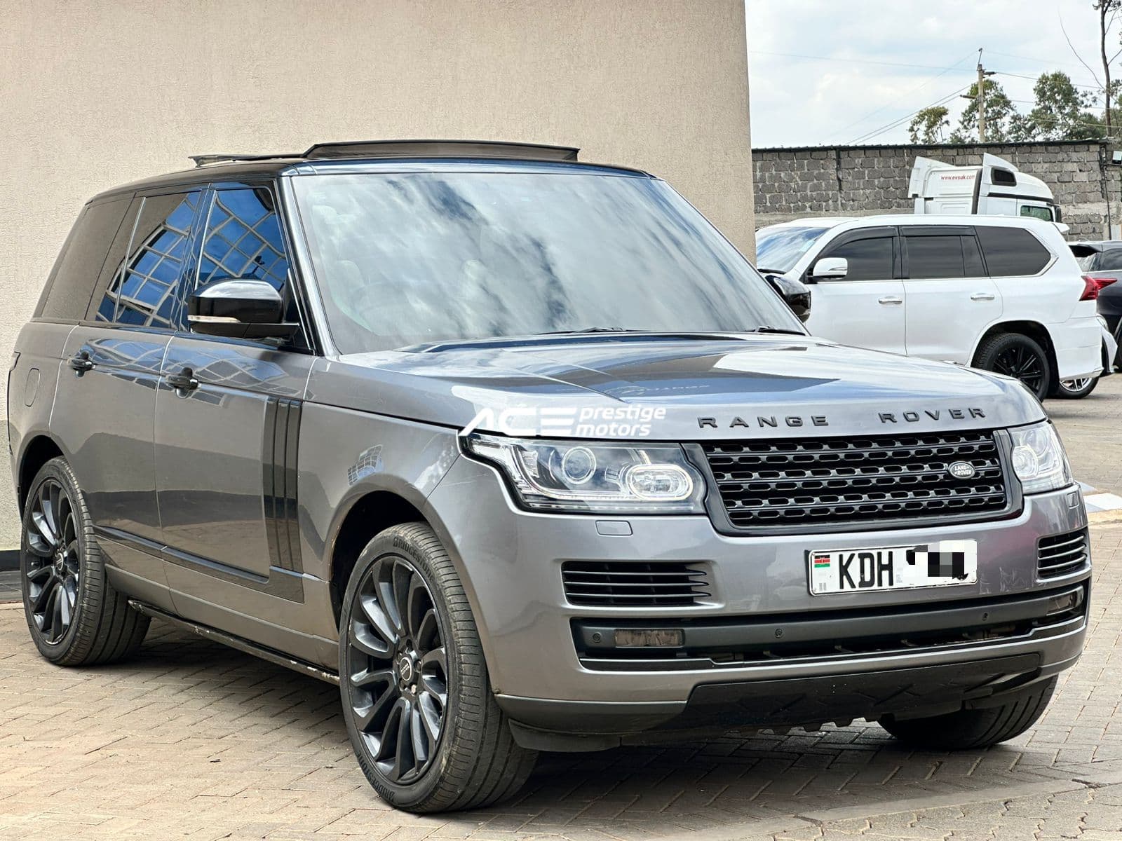 Image of  Range Rover Vogue Autobiography YOM - 2015