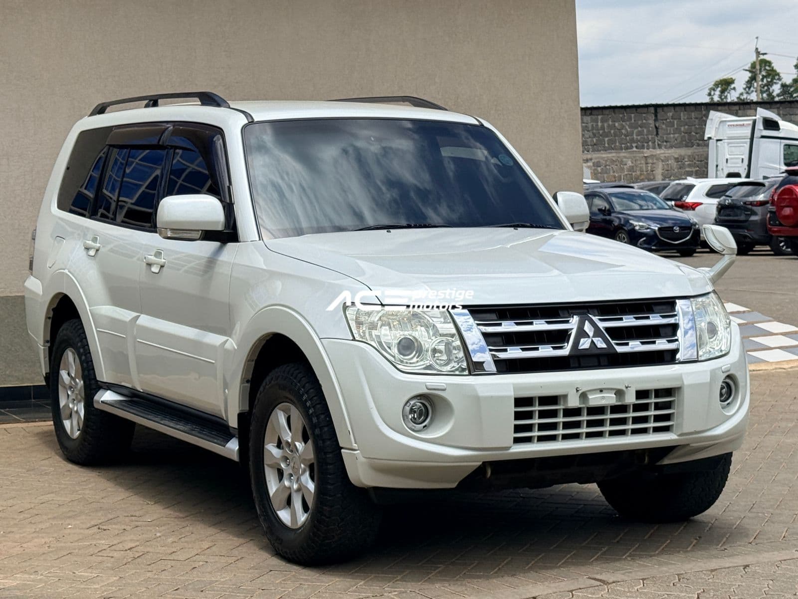 Image of Mitsubishi Pajero YOM - 2014