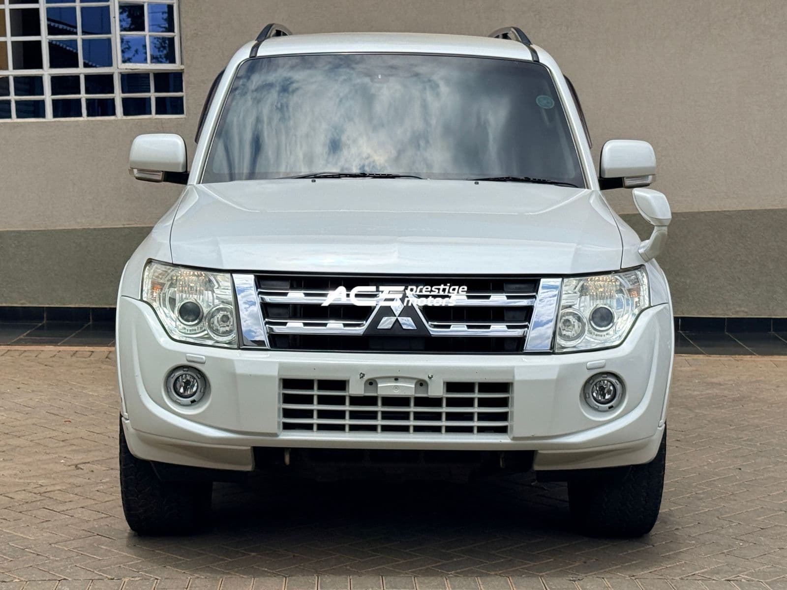 Image of Mitsubishi Pajero YOM - 2014