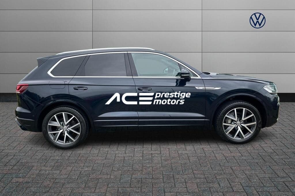 Image of Volkswagen Touareg R-Line YOM - 2019