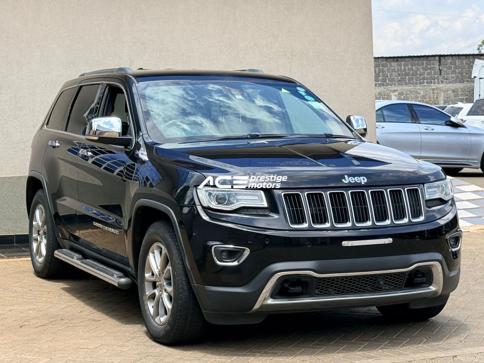 Image of Jeep Grand Cherokee YOM - 2015