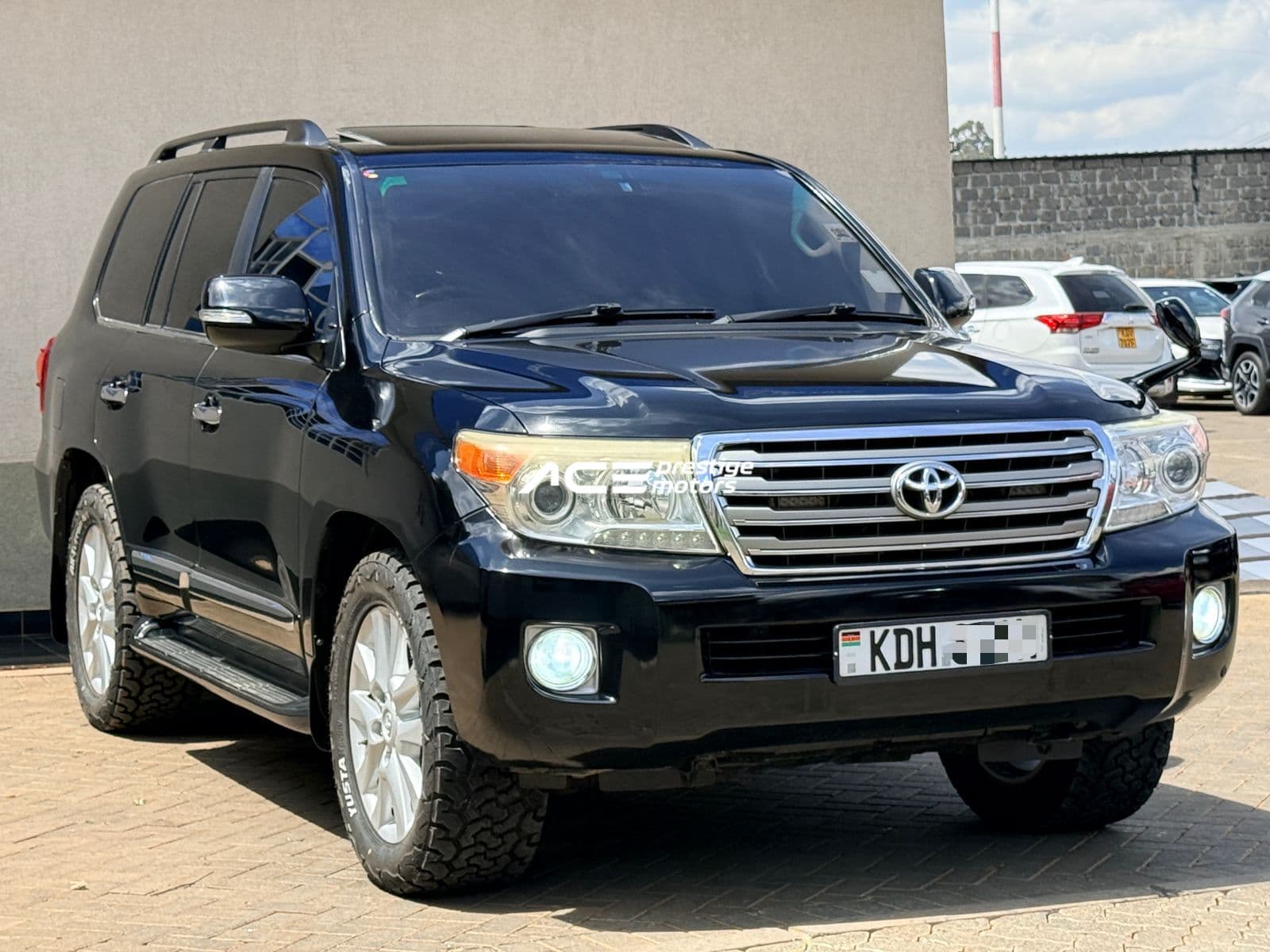 Image of Toyota Land Cruiser LC200 ZX  YOM - 2015