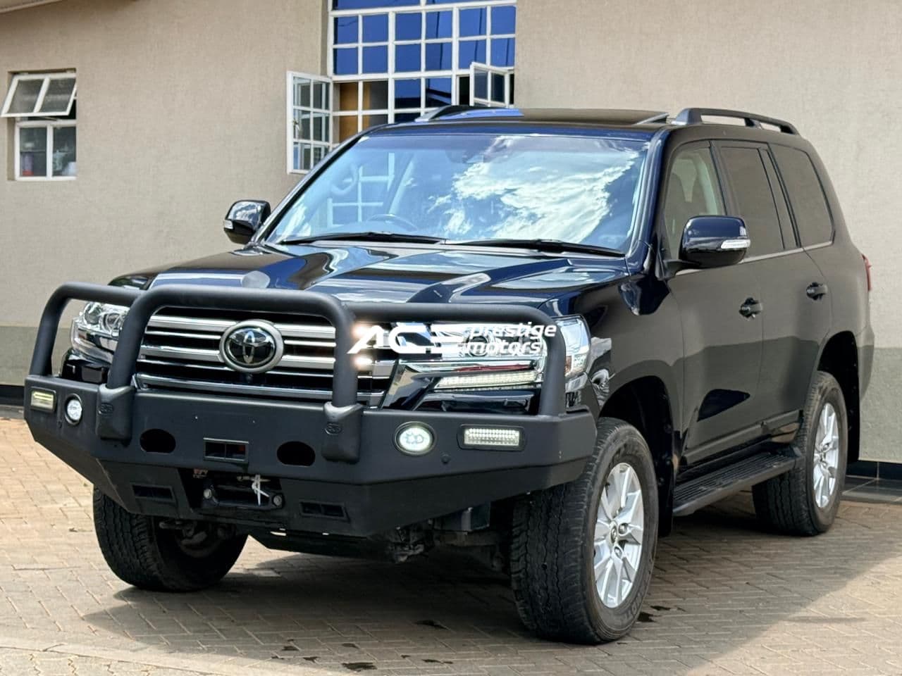 Image of Toyota Land Cruiser Sahara LC200 YOM - 2018