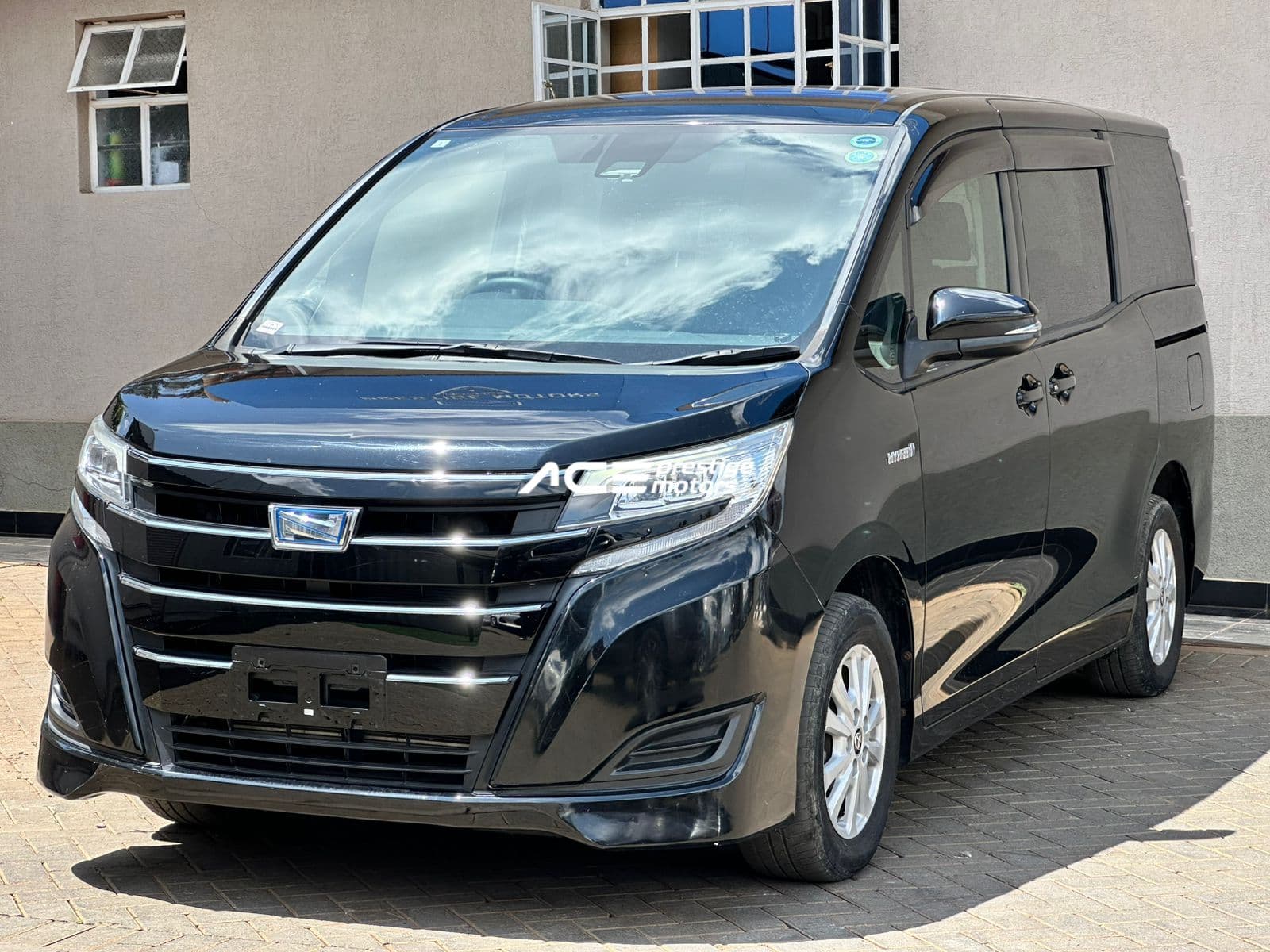 Image of Toyota Noah Hybrid  YOM - 2018