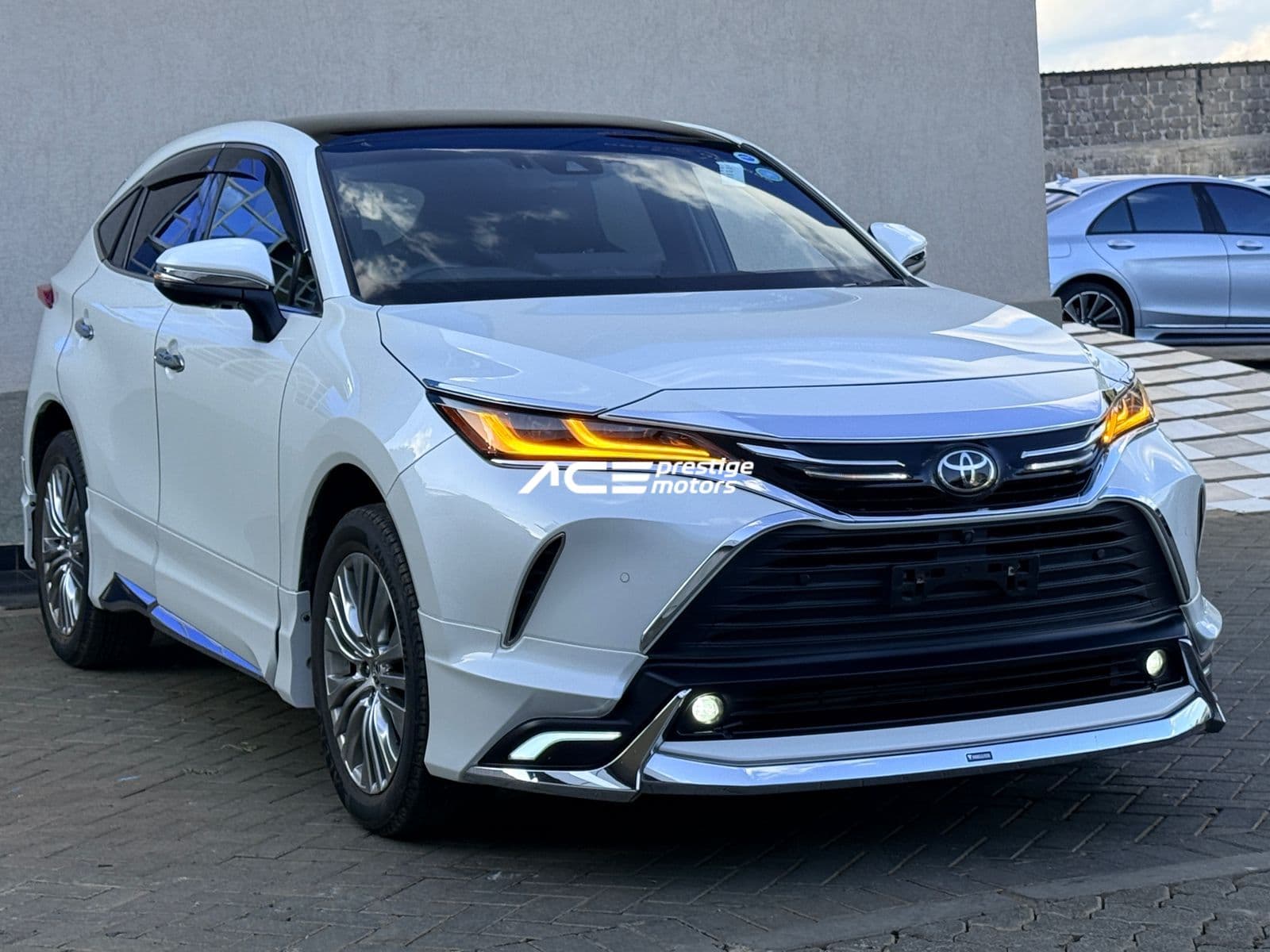 Image of Toyota Harrier  YOM - 2020