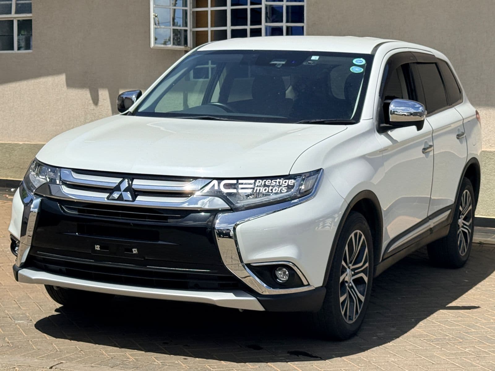 Image of Mitsubishi Outlander YOM - 2018