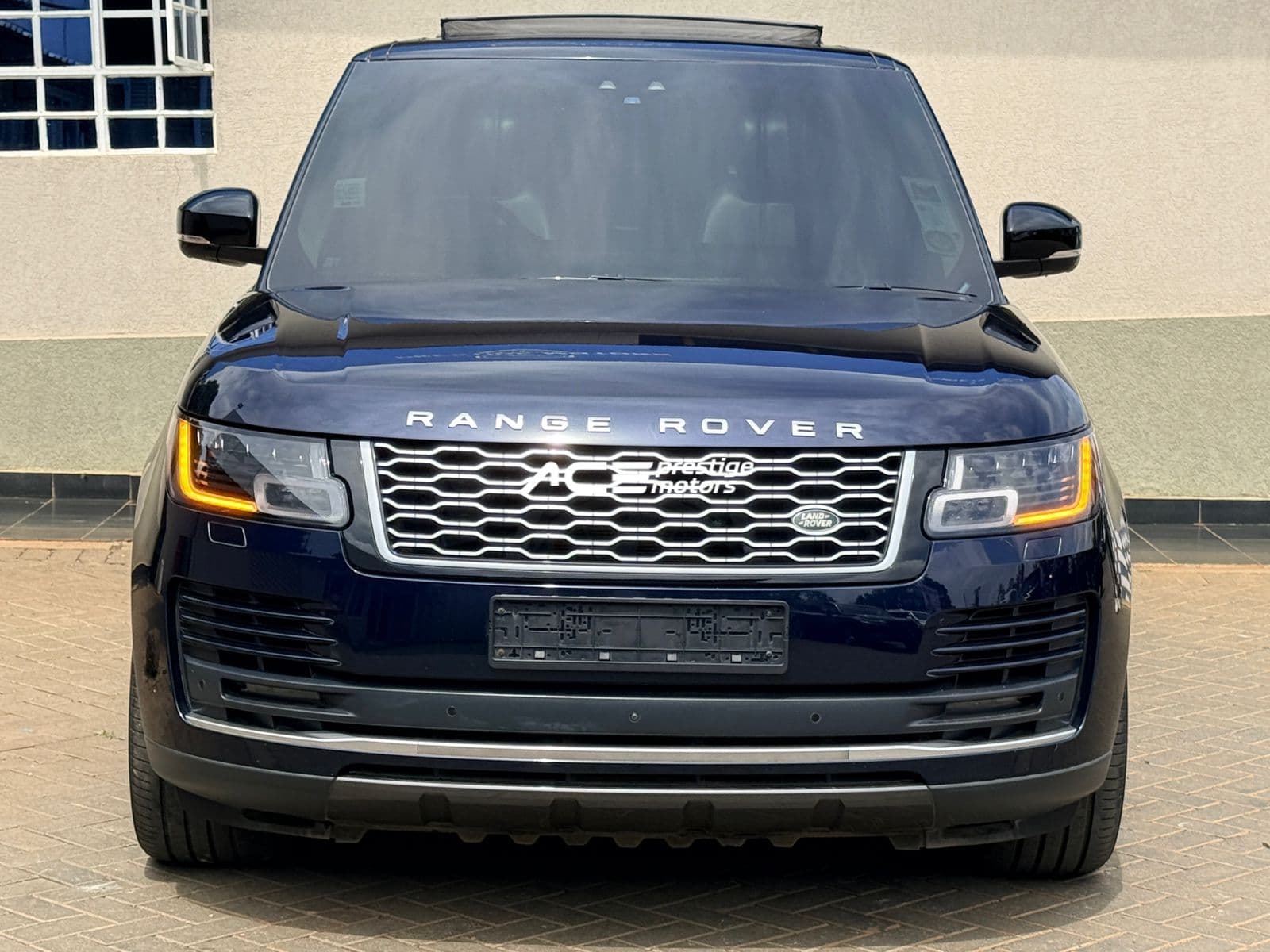 Image of Range Rover Vogue SE P525 YOM - 2020
