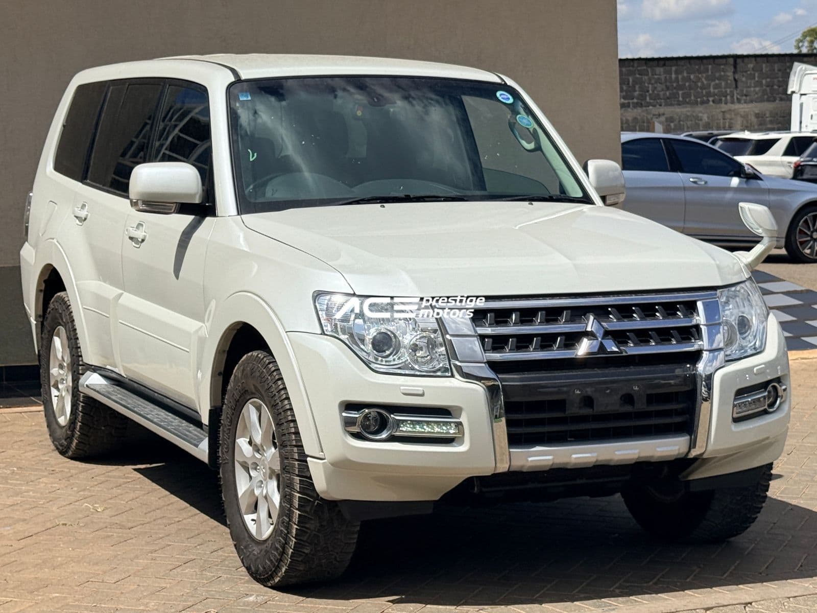 Image of Mitsubishi Pajero YOM - 2018