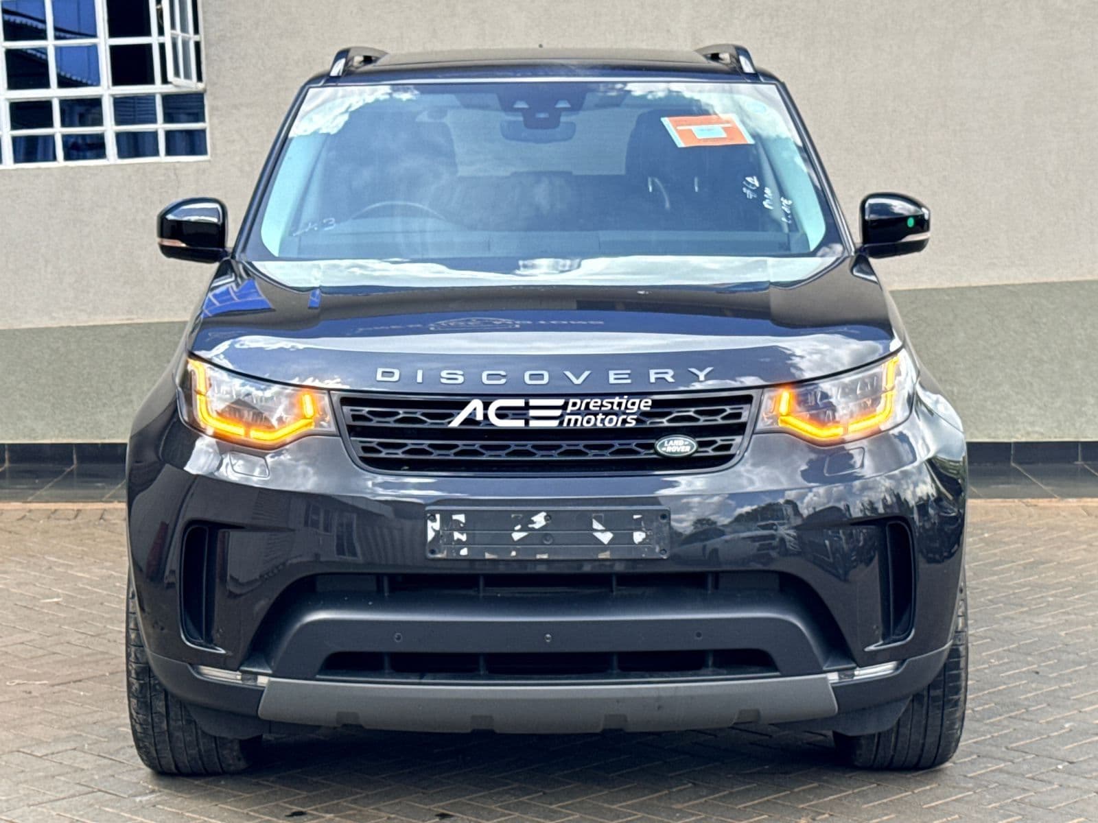 Image of Land Rover Discovery V YOM - 2018