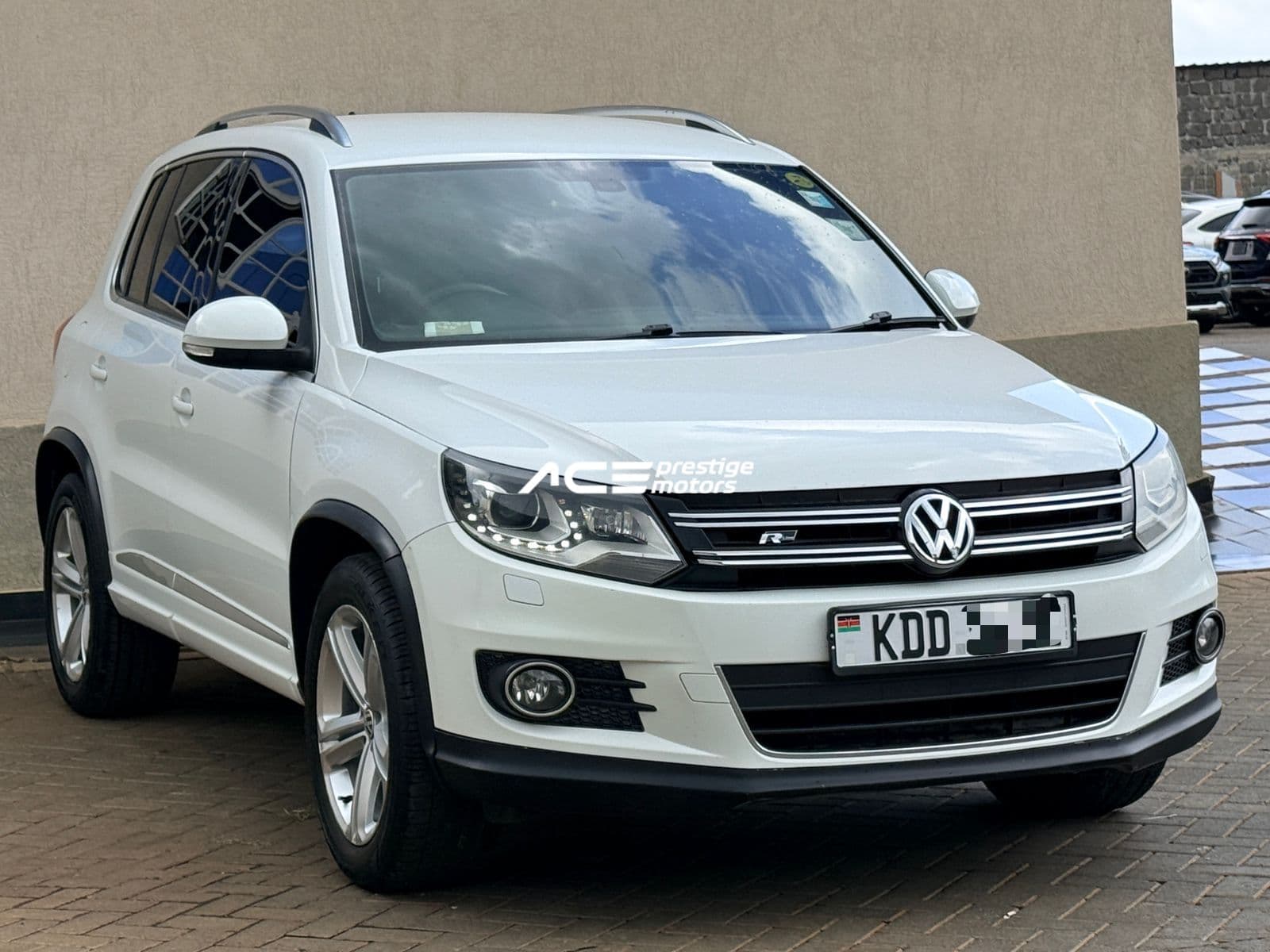 Image of Volkswagen Tiguan R Line YOM - 2014