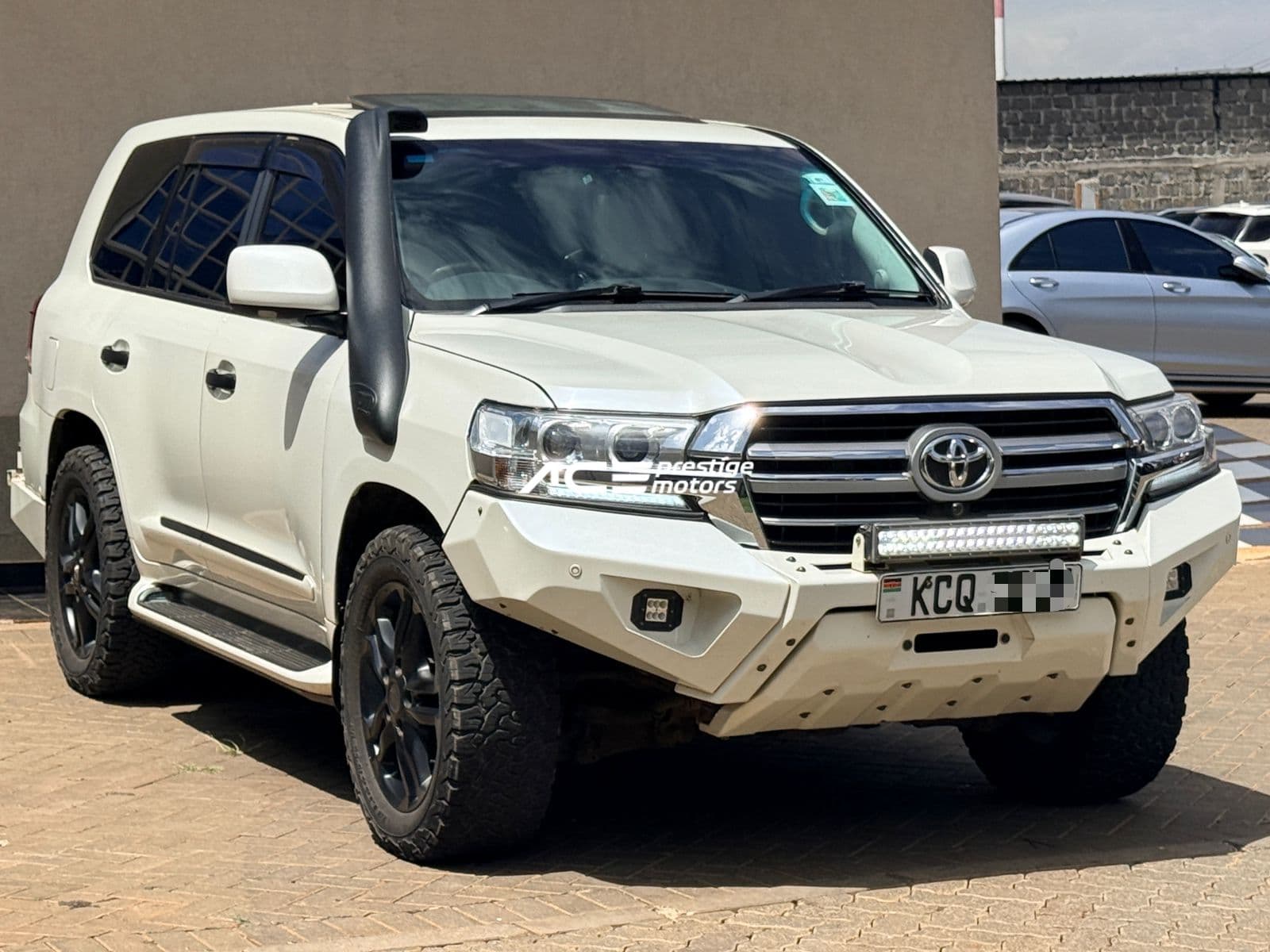 Image of Toyota Land Cruiser LC200 ZX YOM - 2010