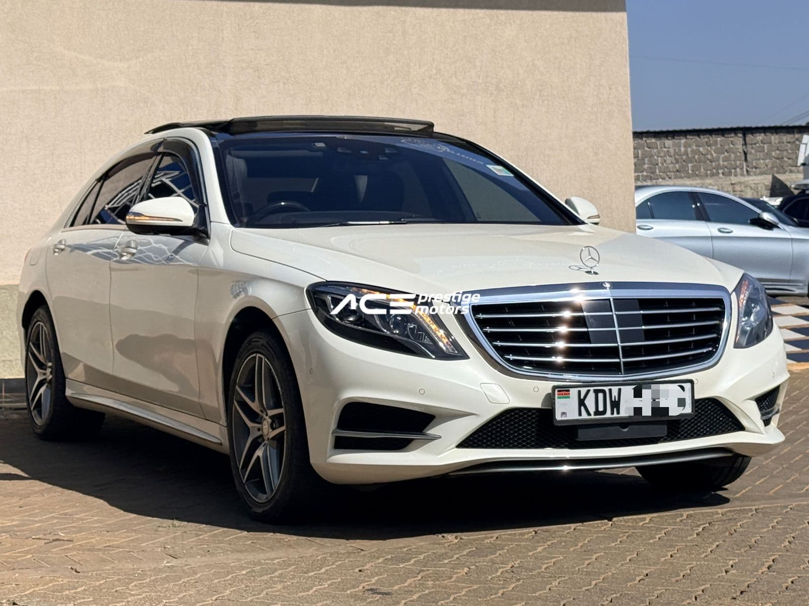 Image of Mercedes‑Benz S550 Long Wheelbase YOM - 2017