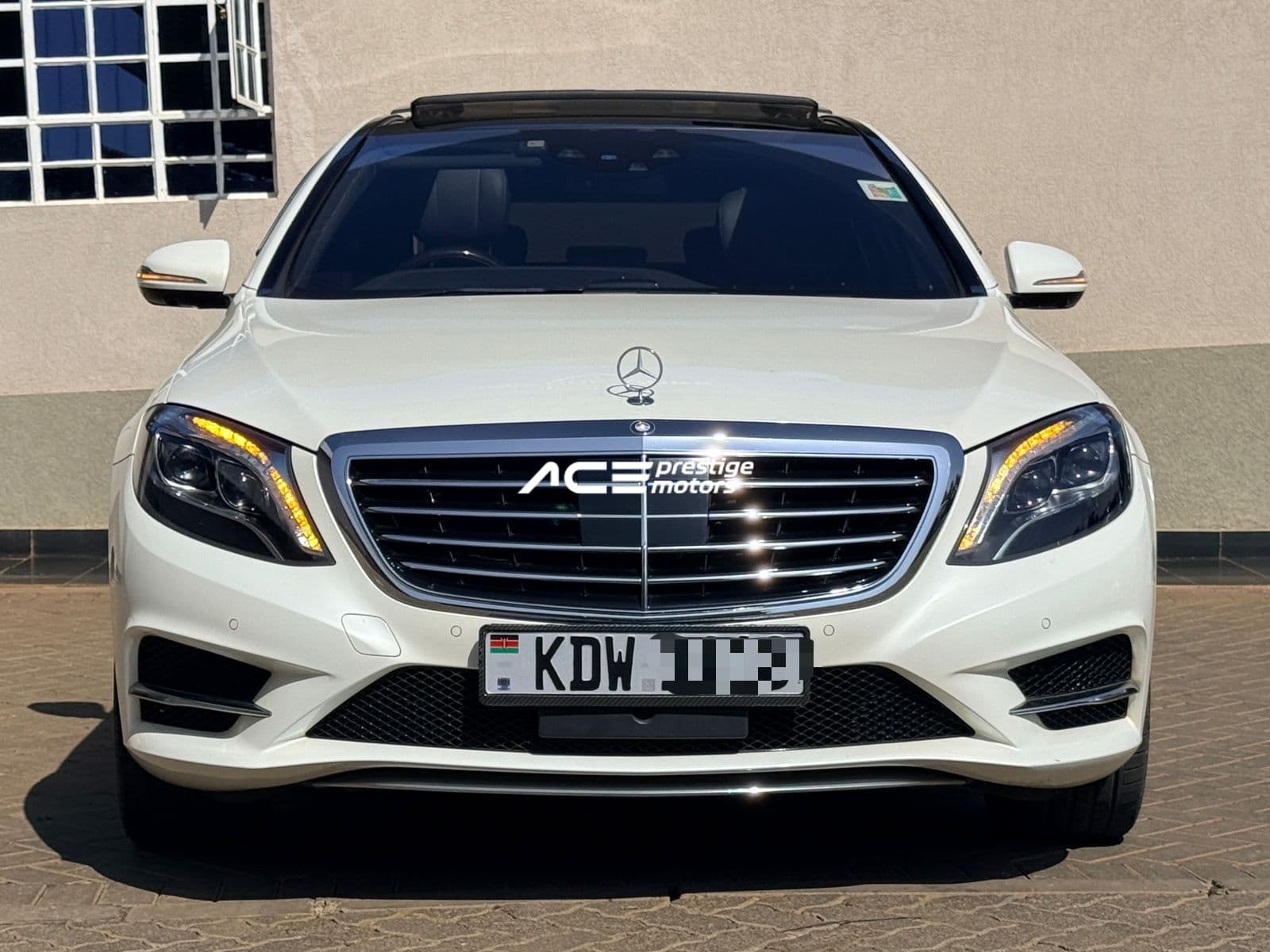 Image of Mercedes‑Benz S550 Long Wheelbase YOM - 2017