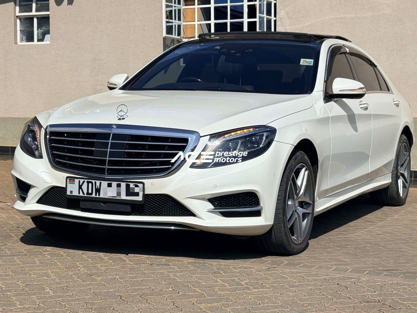 Image of Mercedes‑Benz S550 Long Wheelbase YOM - 2017