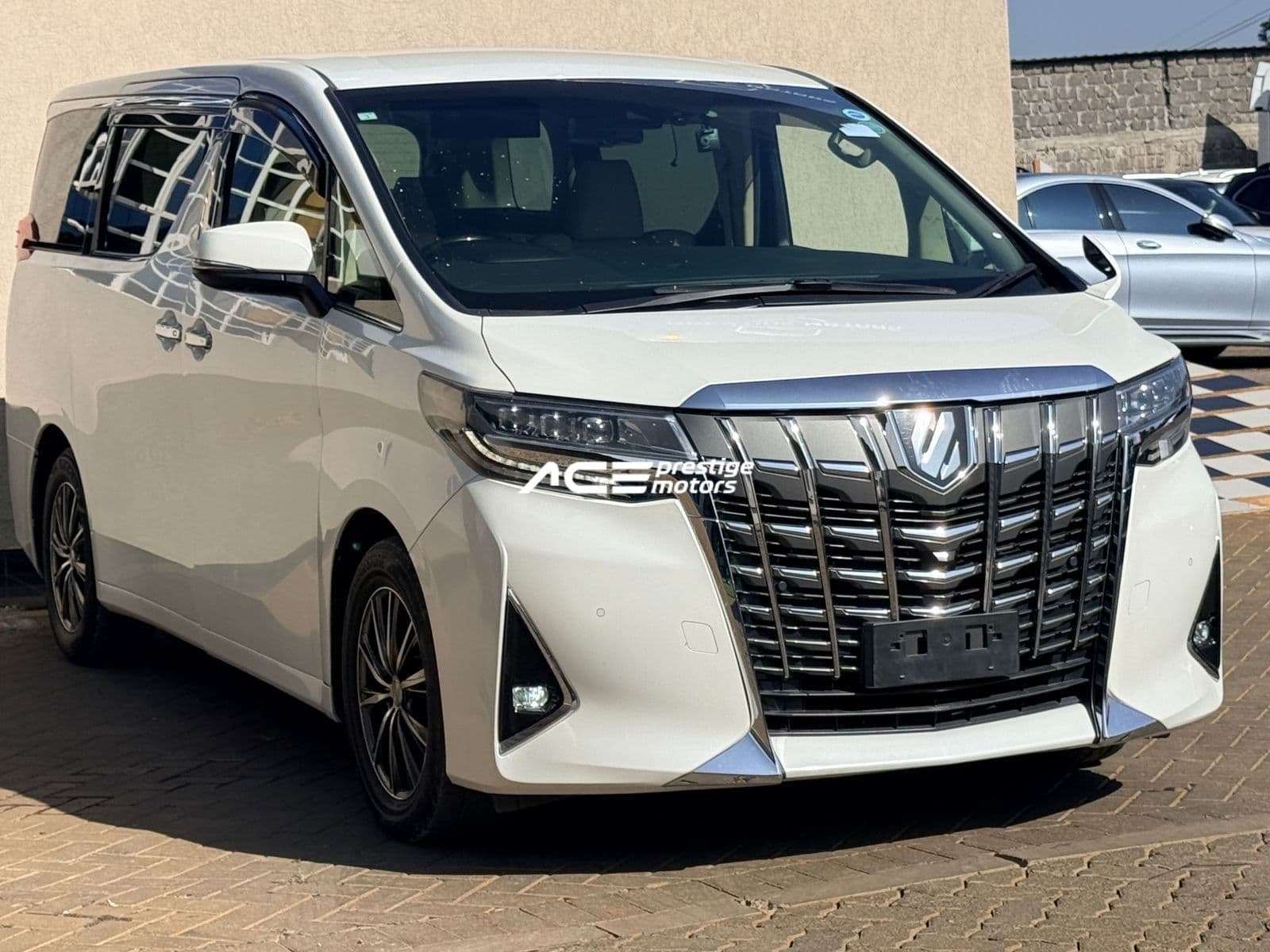 Image of Toyota Alphard YOM - 2018