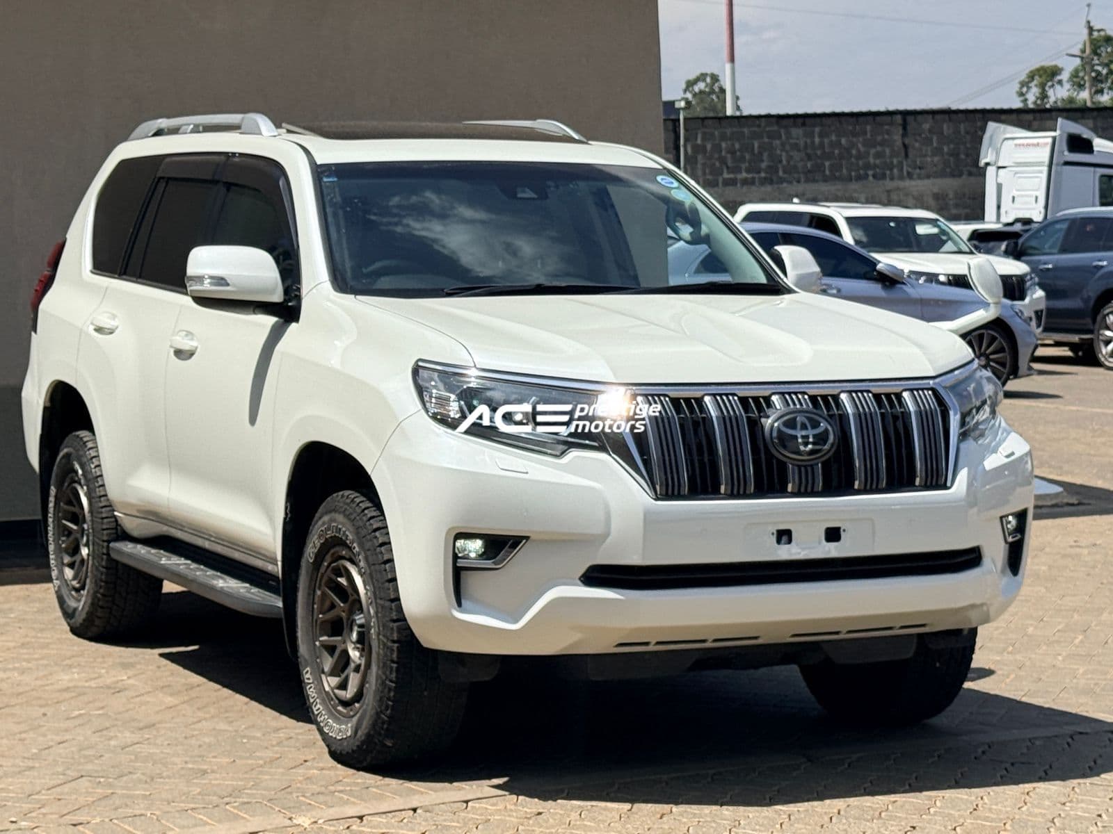 Image of Toyota Landcruiser Prado TX YOM - 2018