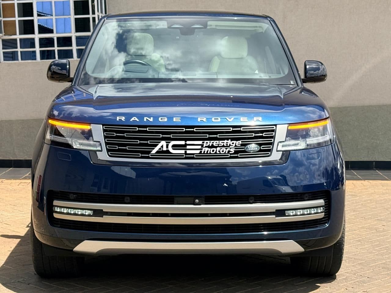 Image of Range Rover Vogue P400 YOM - 2021