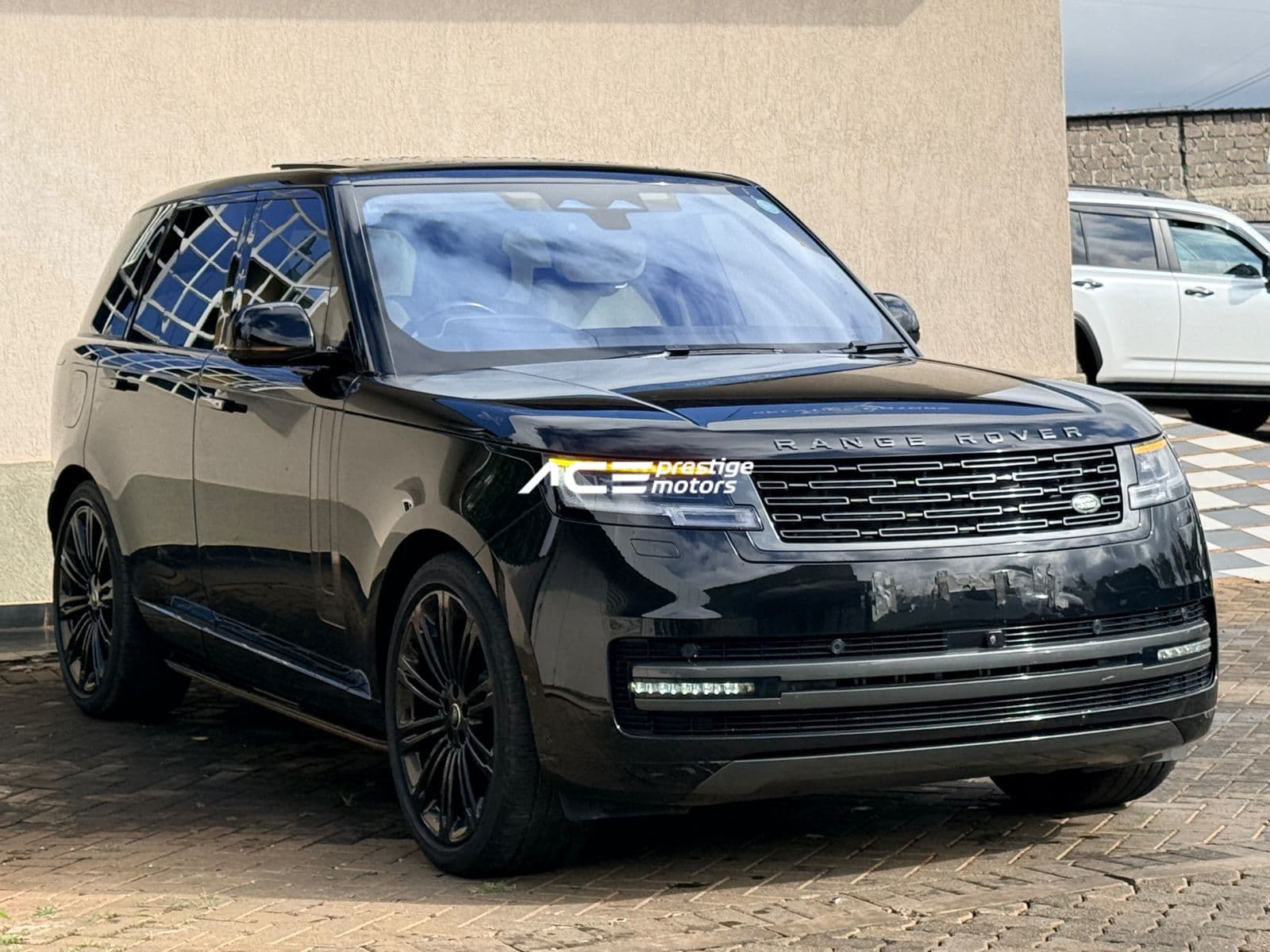 Image of Range Rover Vogue D350 YOM - 2022