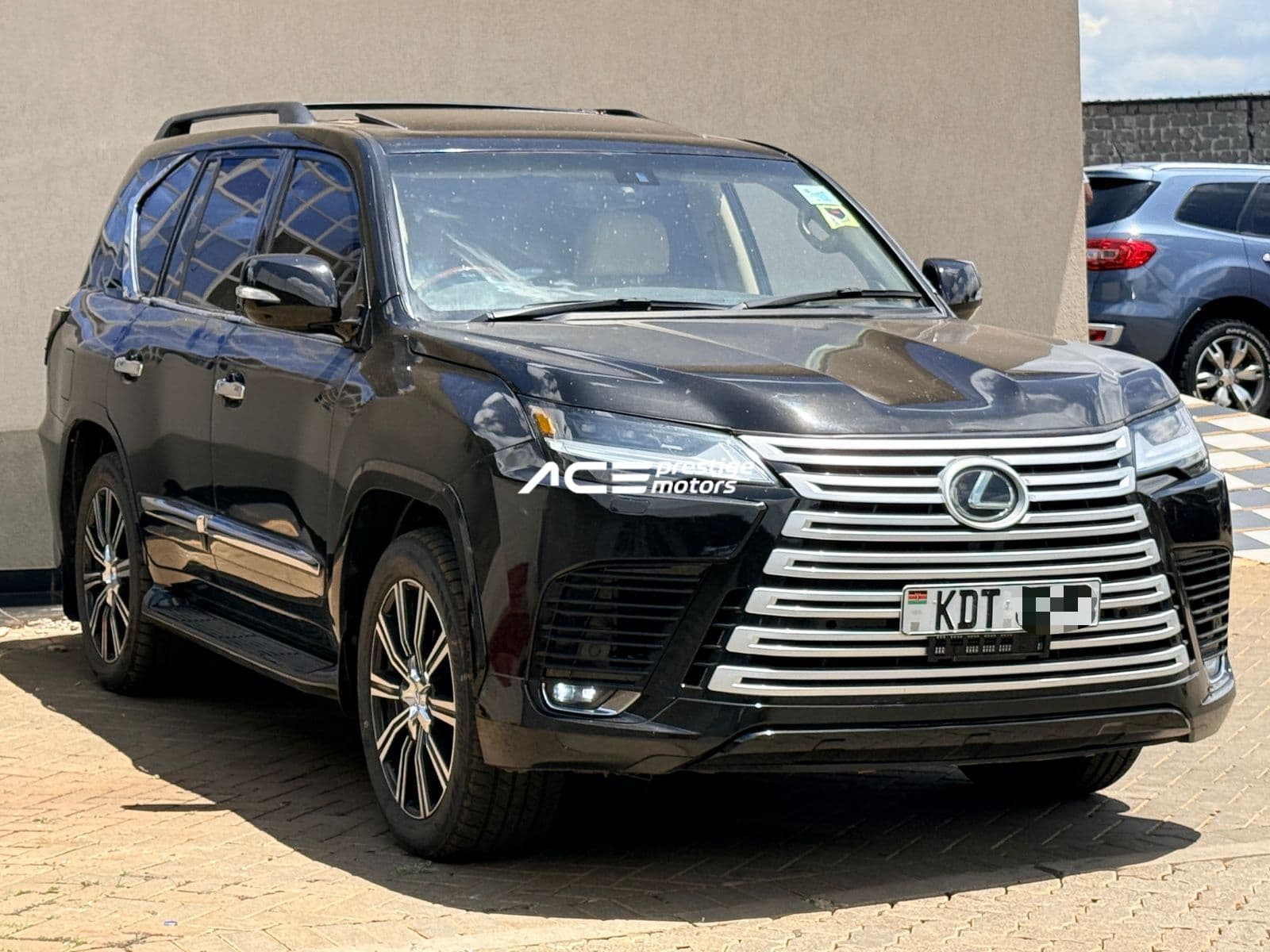 Image of Lexus LX 570 YOM - 2015